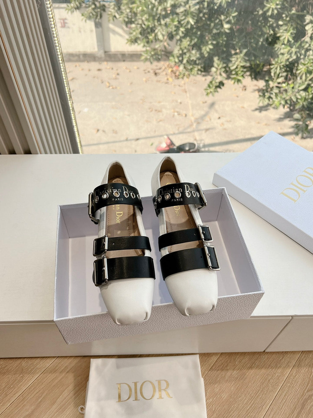 PUNK BALLET FLAT IN WHITE MIX BLACK SUPPLE CALFSKIN
