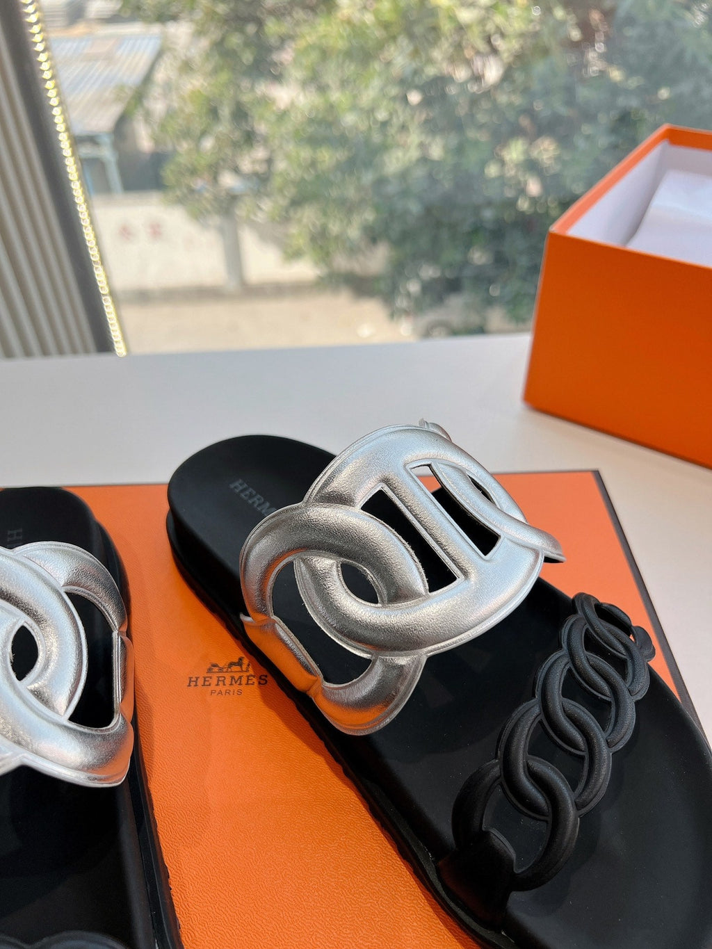 EXTRA SANDAL IN SILVER MIX BLACK CALFSKIN