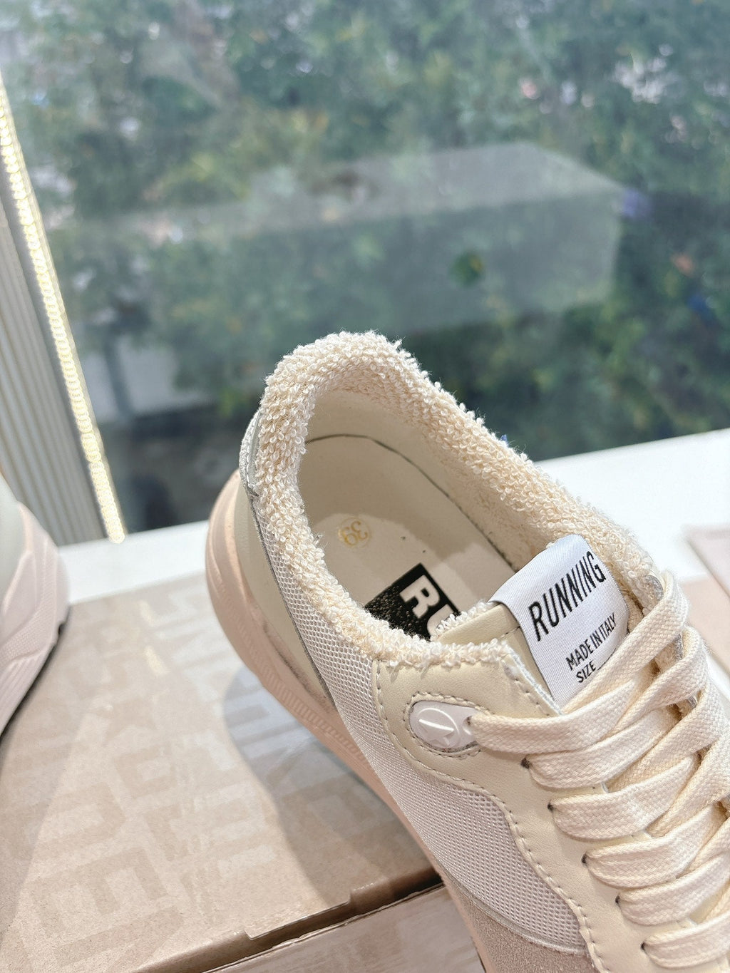RUNNING SOLE SNEAKERS IN WHITE MESH, BEIGE SUEDE AND CALFSKIN WITH BLUE STAR
