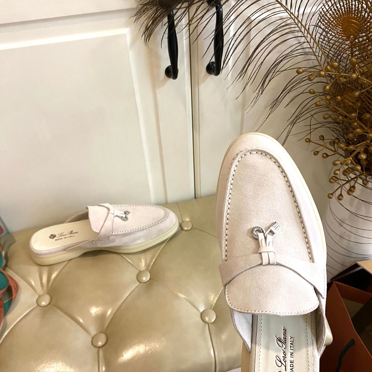 LP 26S LOCK CHARM MULES IN CREAM WHITE SUEDE GOLD HARDWARE