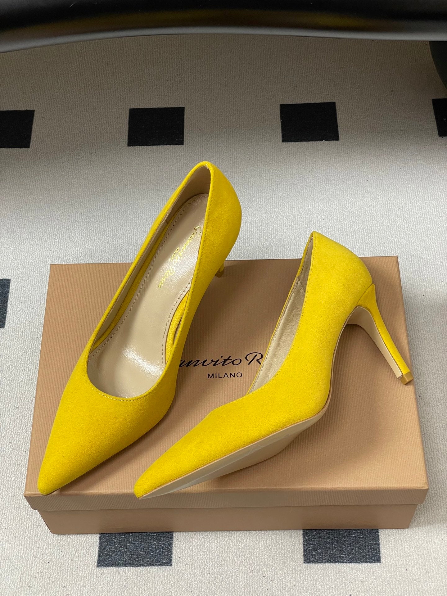 GIANVITO ROSSI 26S HIGH HEELS 85 MM IN YELLOW SUEDE