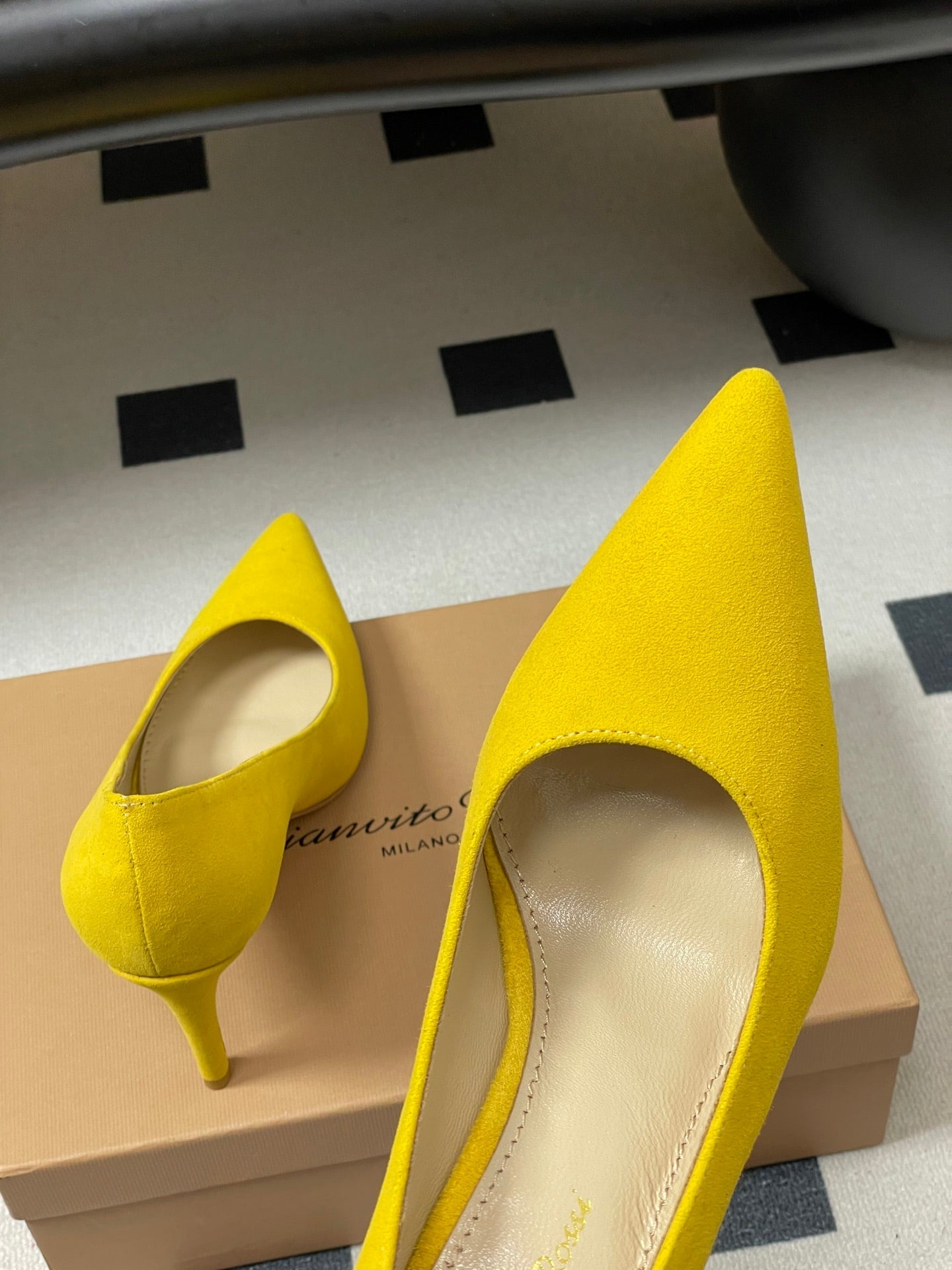 GIANVITO ROSSI 26S HIGH HEELS 85 MM IN YELLOW SUEDE