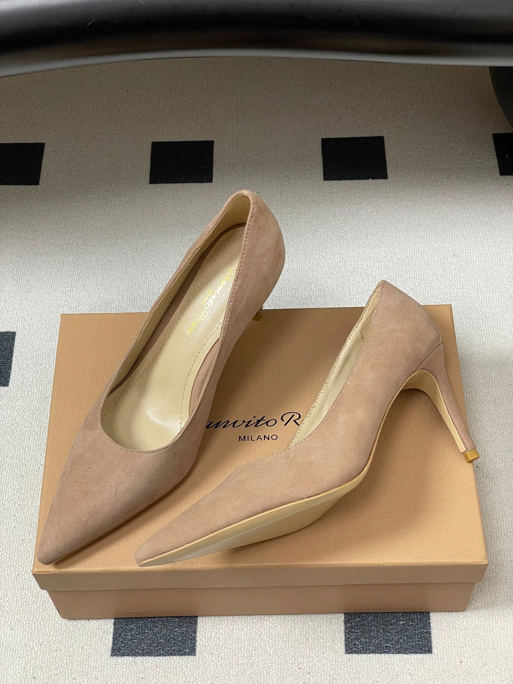 GIANVITO ROSSI 26S HIGH HEELS 85 MM IN NUDE SUEDE