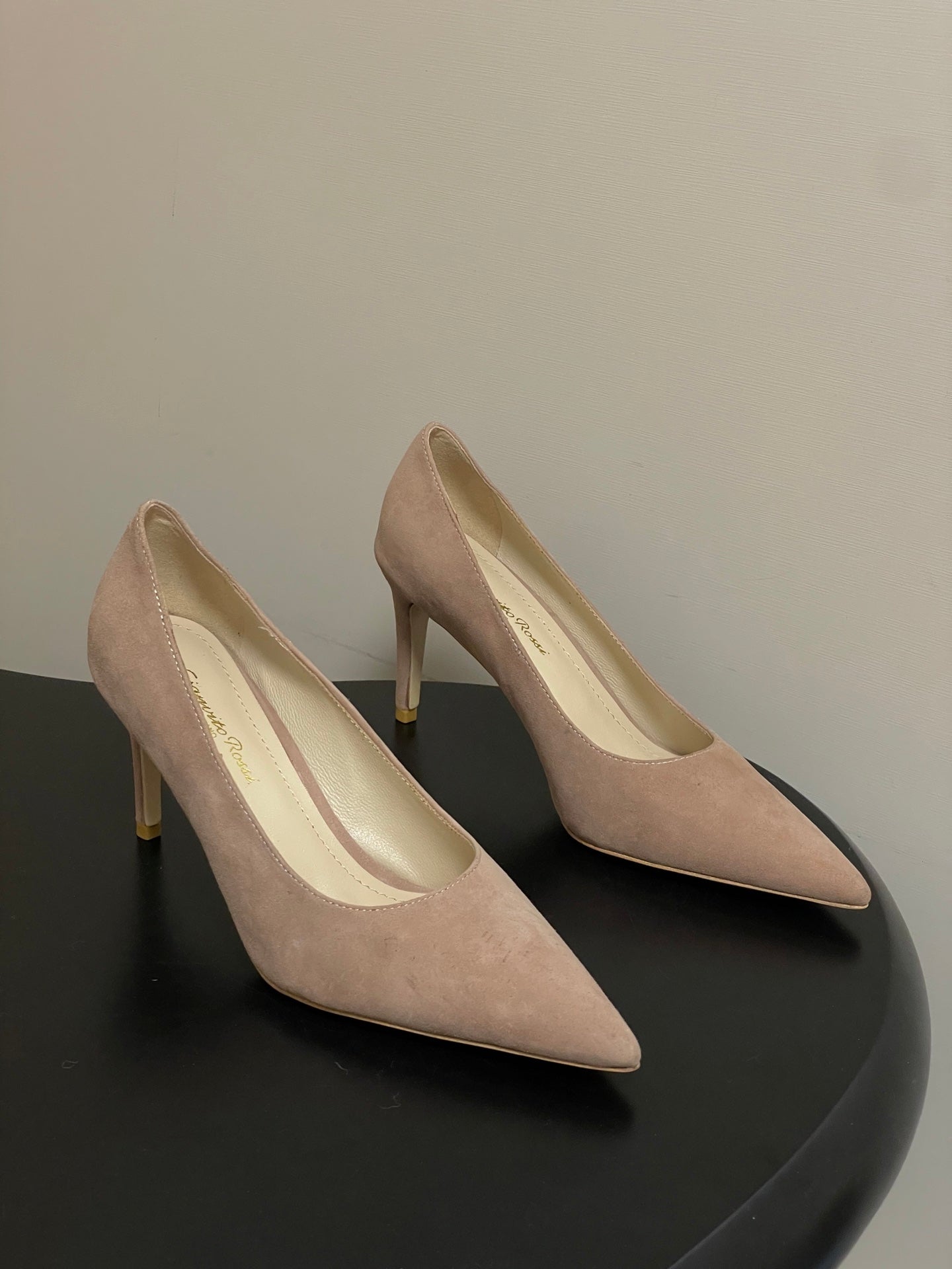 GIANVITO ROSSI 26S HIGH HEELS 85 MM IN NUDE SUEDE
