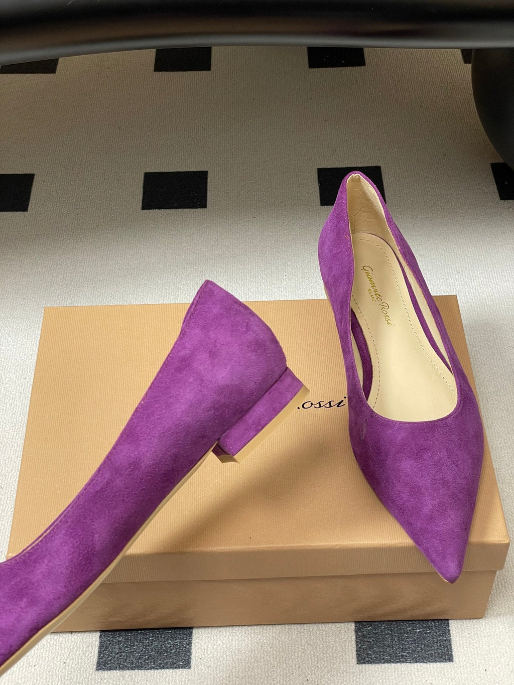 GIANVITO ROSSI 26S FLATS IN PURPLE SUEDE