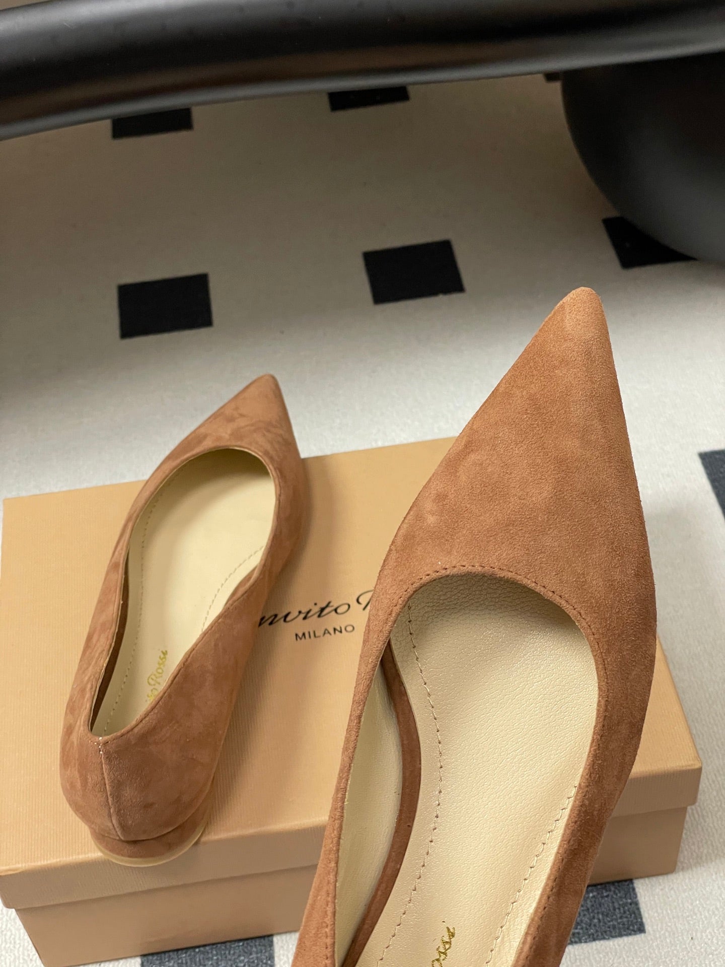 GIANVITO ROSSI 26S FLATS IN BROWN SUEDE