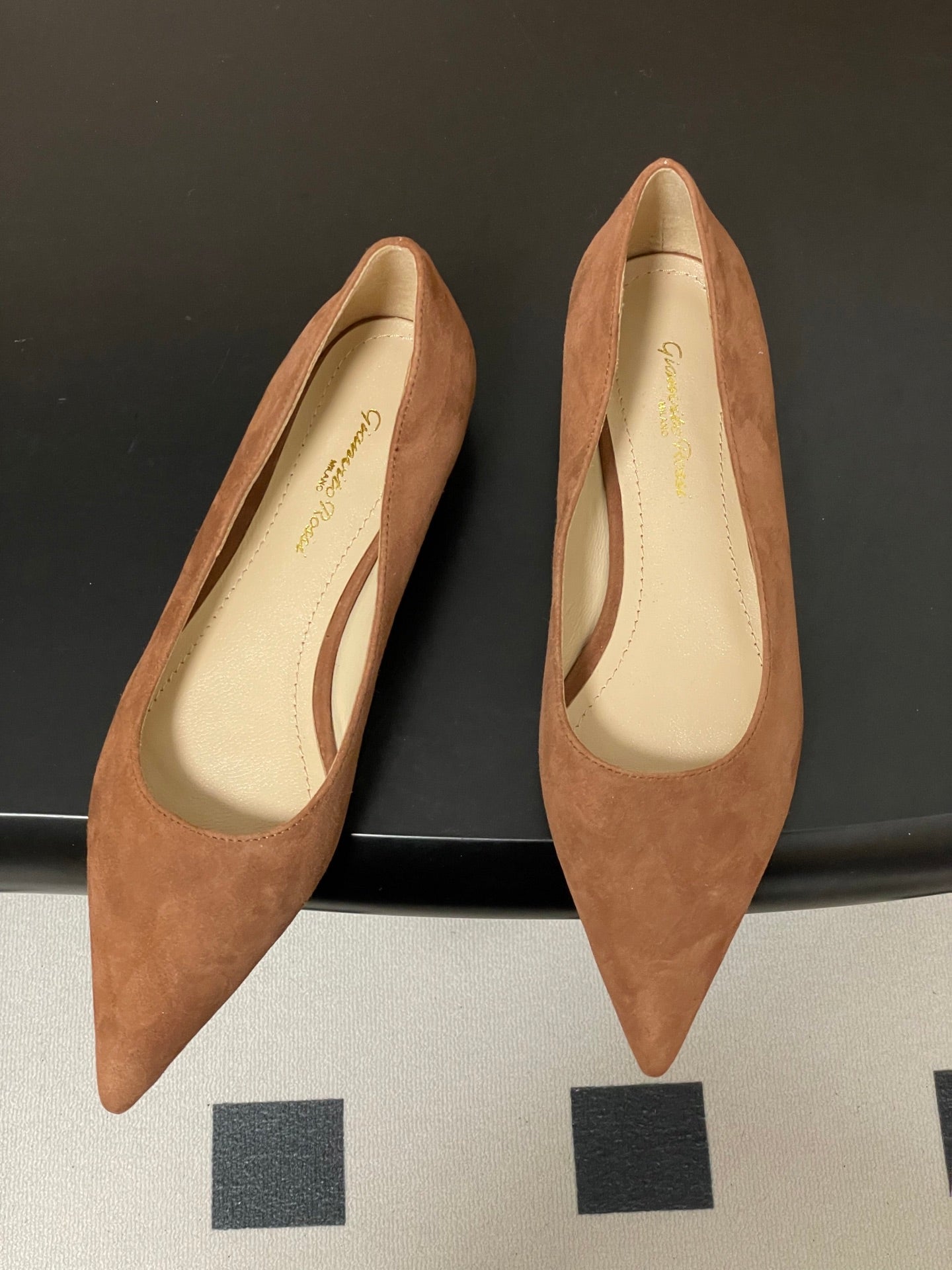 GIANVITO ROSSI 26S FLATS IN BROWN SUEDE