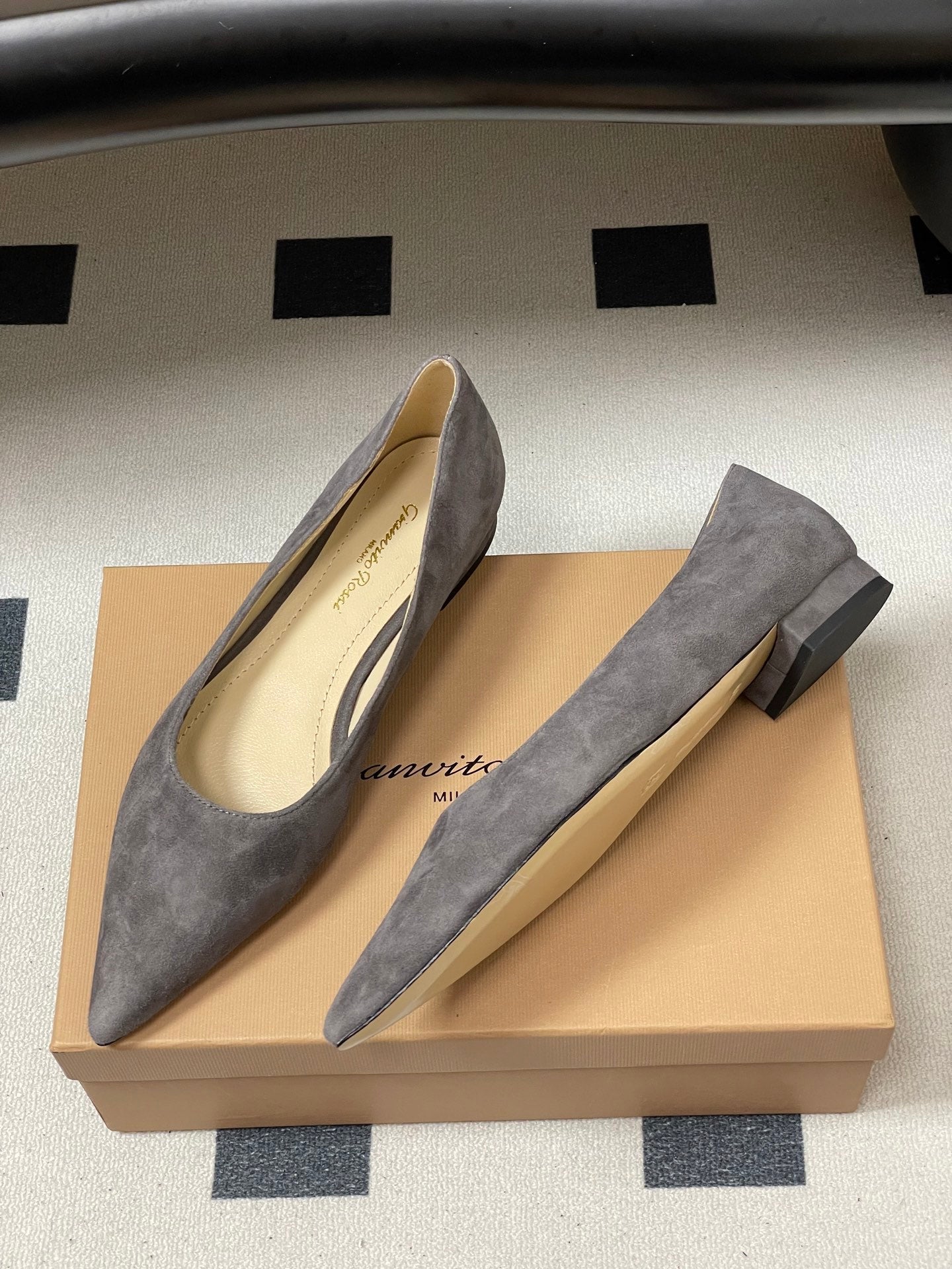 GIANVITO ROSSI 26S FLATS IN GREY SUEDE
