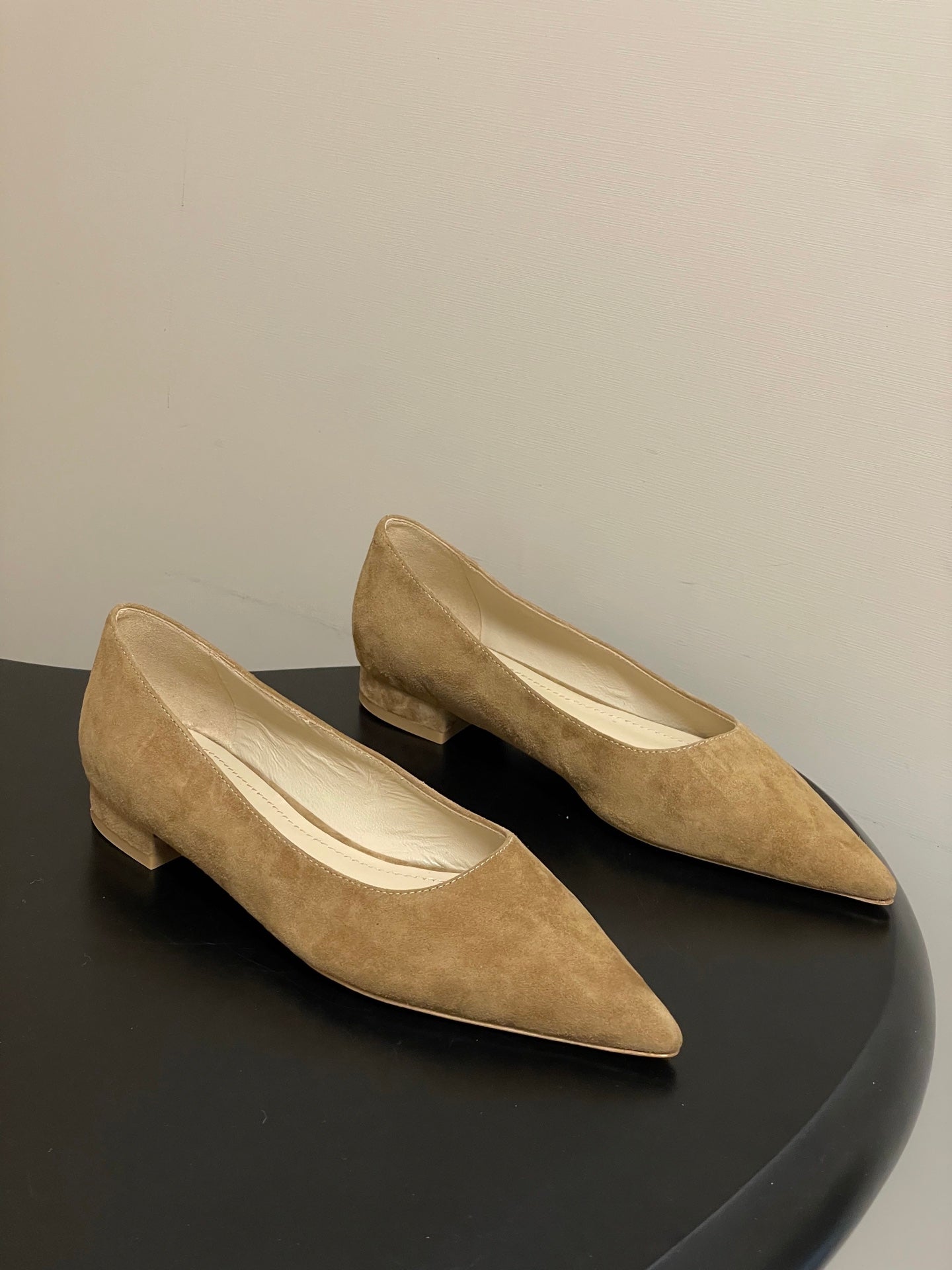 GIANVITO ROSSI 26S FLATS IN LIGHT BROWN SUEDE