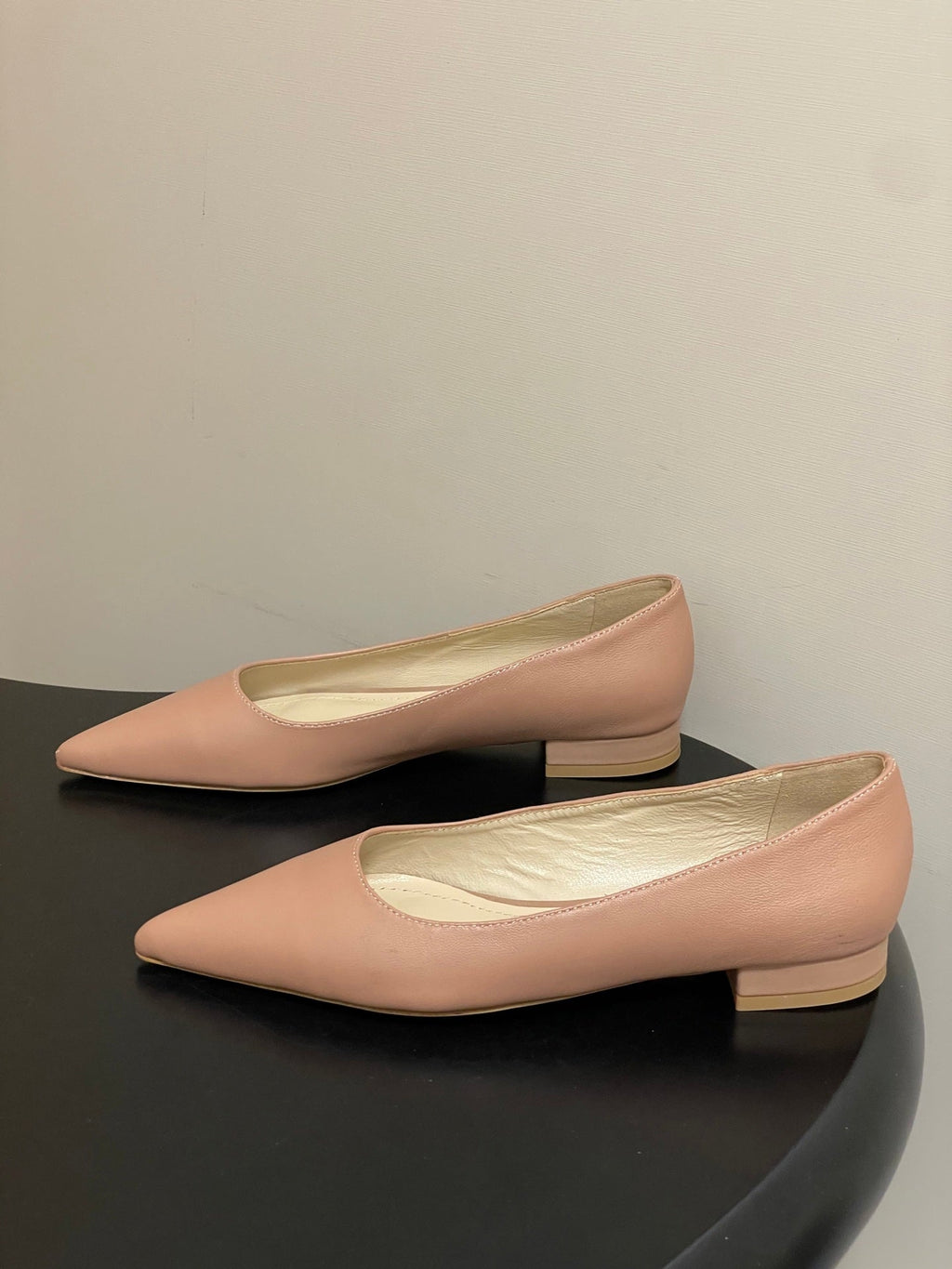 GIANVITO ROSSI 26S FLATS IN NUDE CALFSKIN