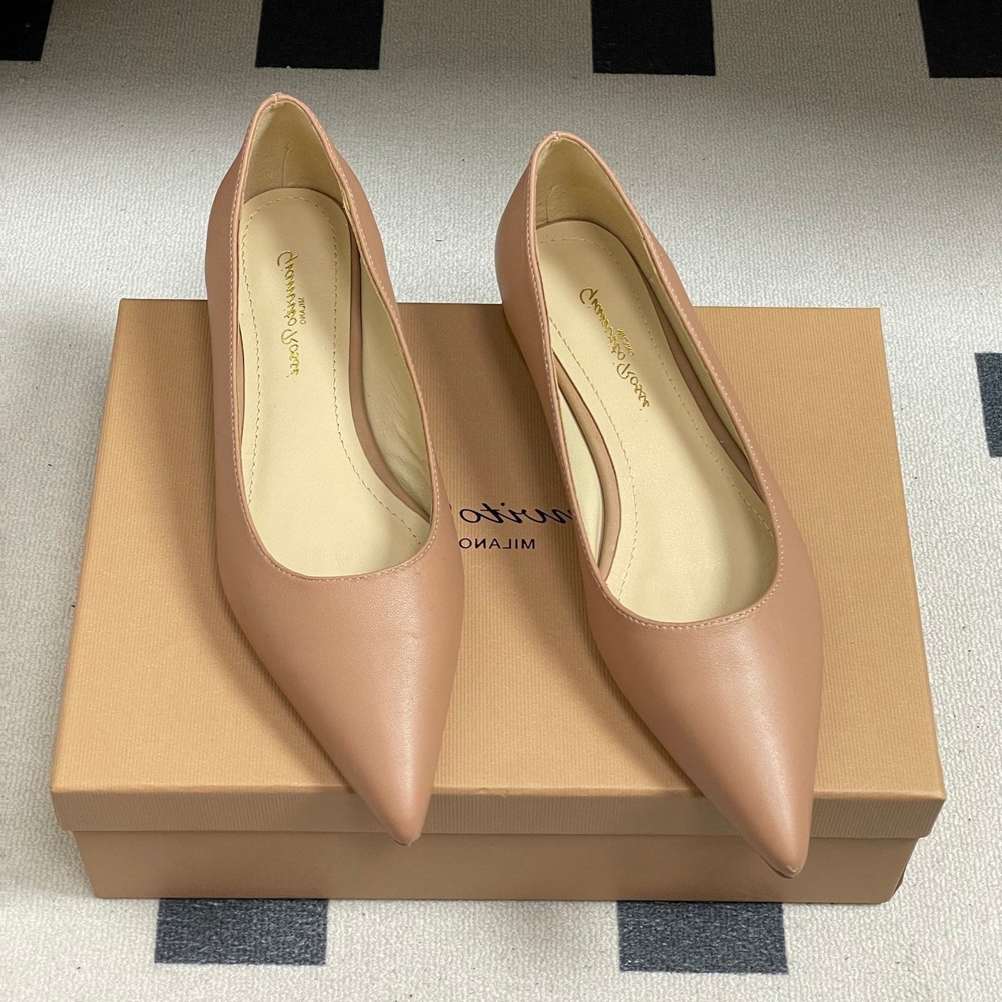 GIANVITO ROSSI 26S FLATS IN NUDE CALFSKIN