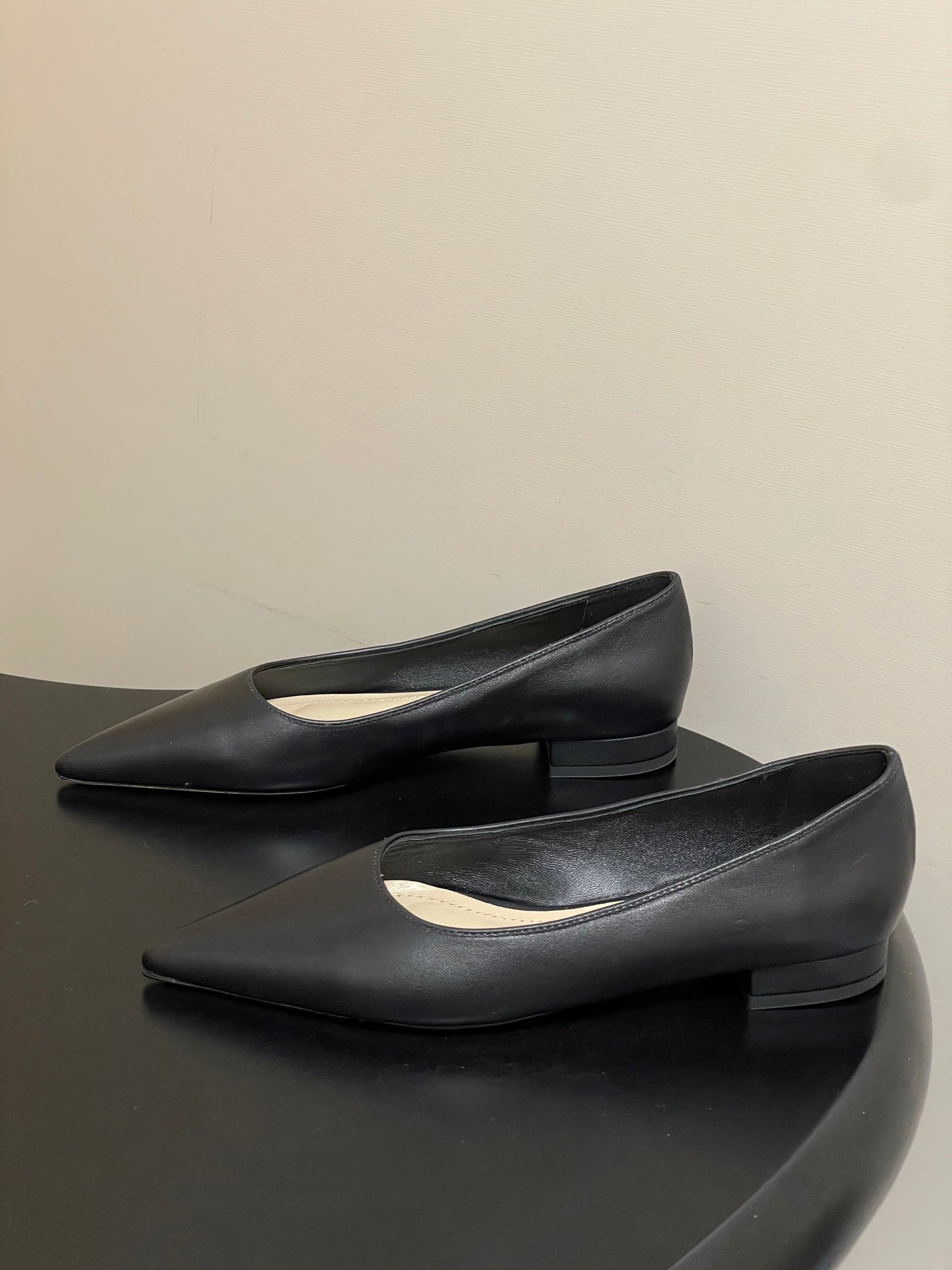 GIANVITO ROSSI 26S FLATS IN BLACK CALFSKIN