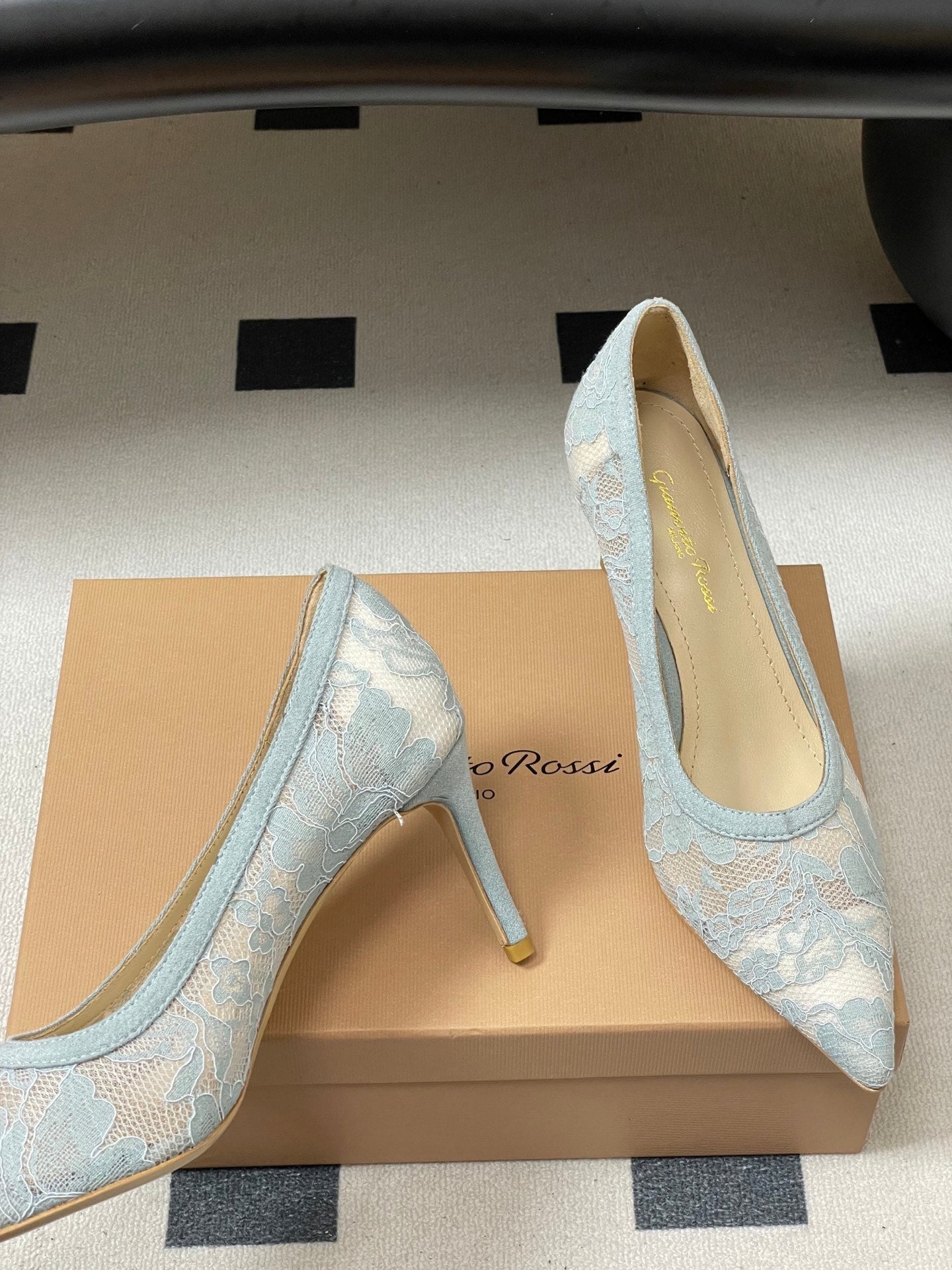 GIANVITO ROSSI 26S HIGH HEELS 85 MM IN LIGHT BLUE LACE
