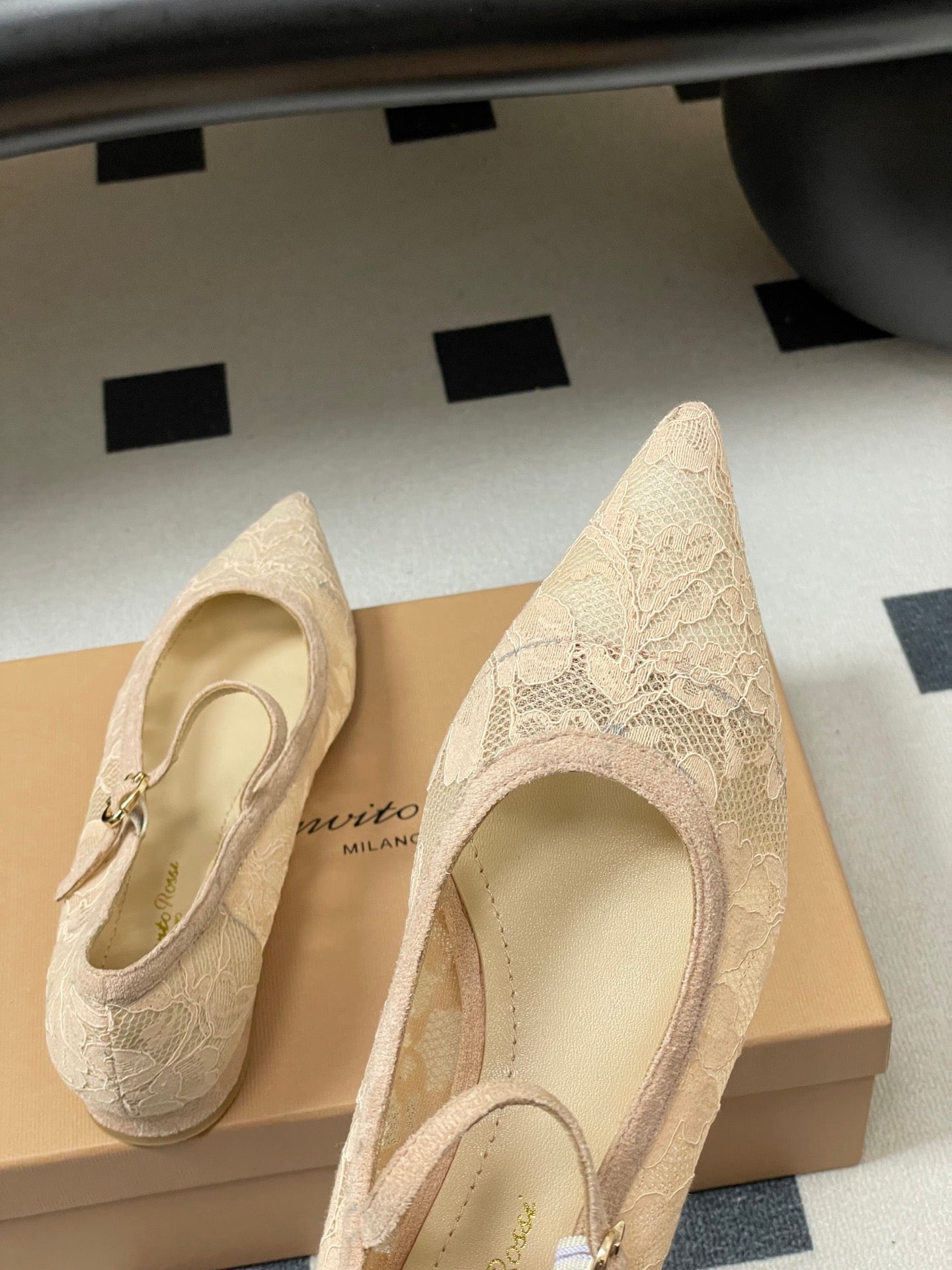 GIANVITO ROSSI 26S MARY JANE IN NUDE LACE