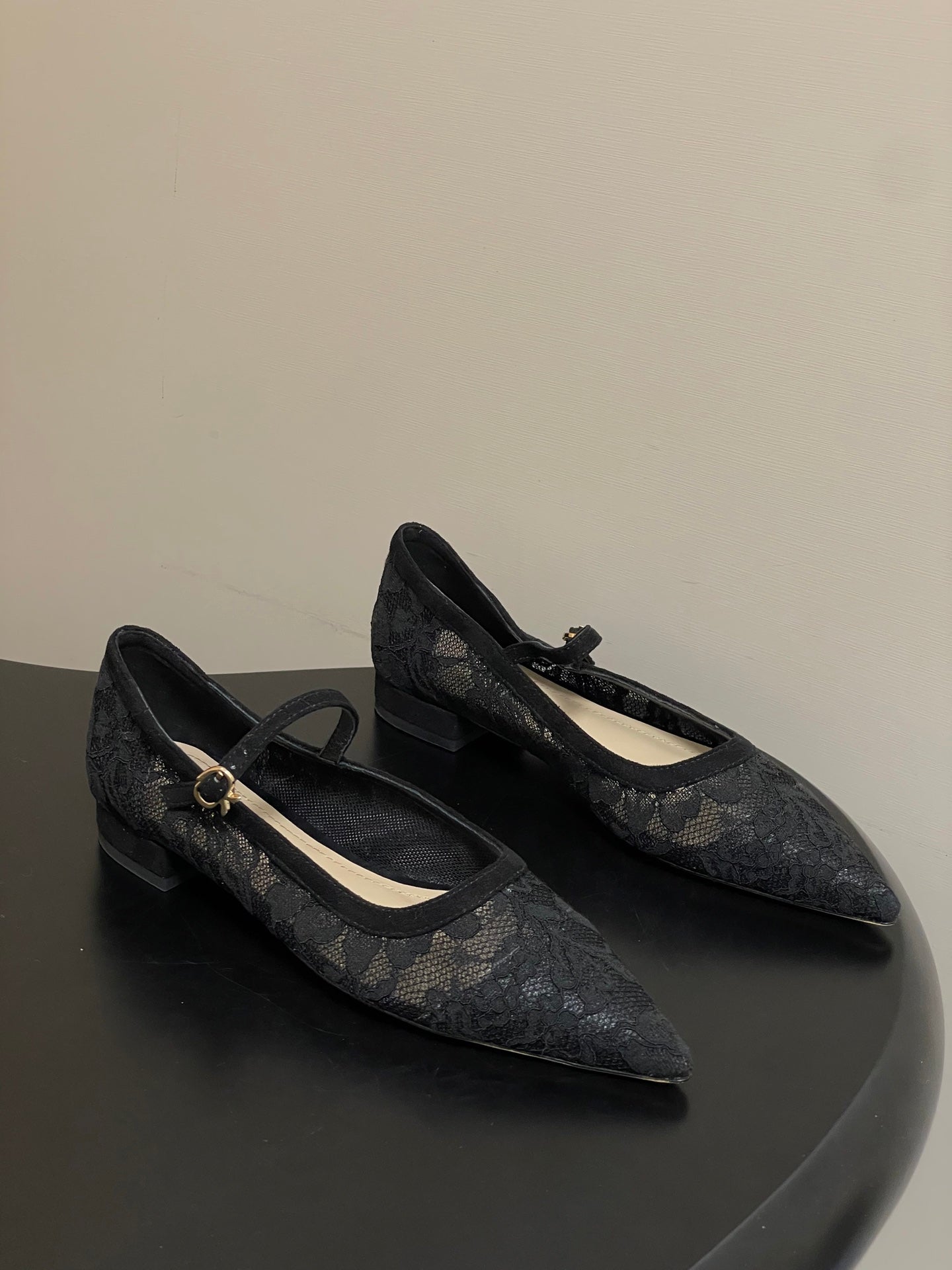 GIANVITO ROSSI 26S MARY JANE IN BLACK LACE