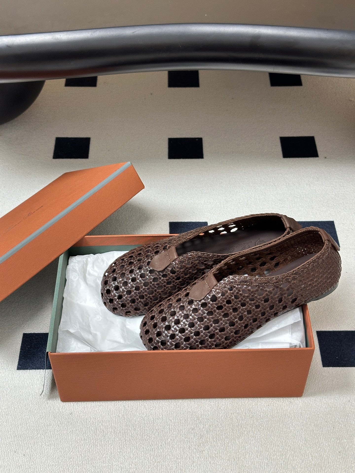 LP 26S BALLET FLATS IN DARK BROWN CALFSKIN WITH BASKETWEAVE DESIGN