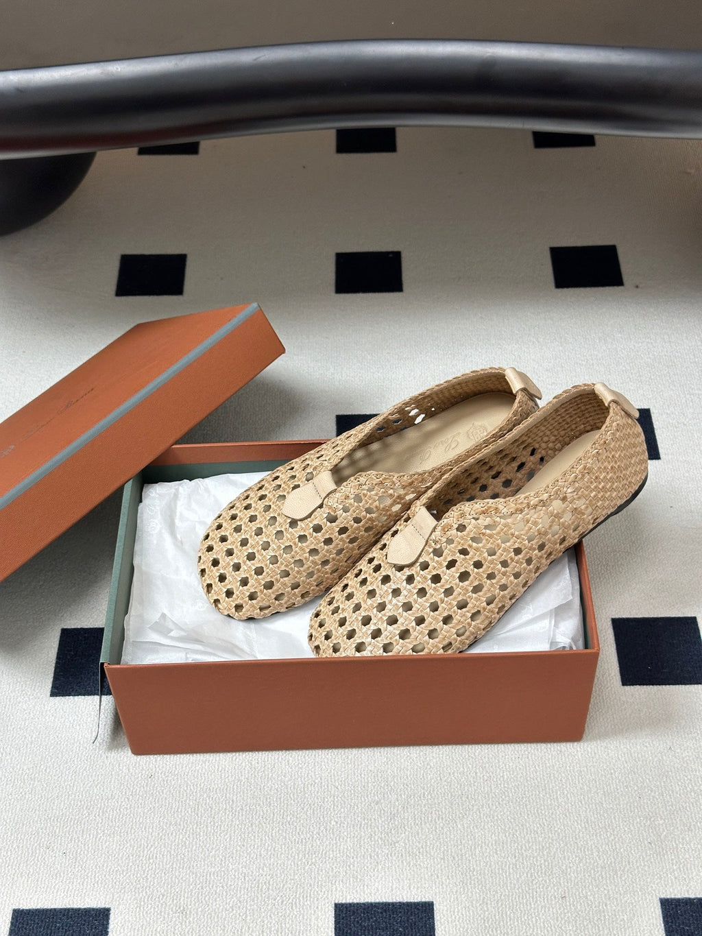 LP 26S BALLET FLATS IN BEIGE CALFSKIN WITH BASKETWEAVE DESIGN
