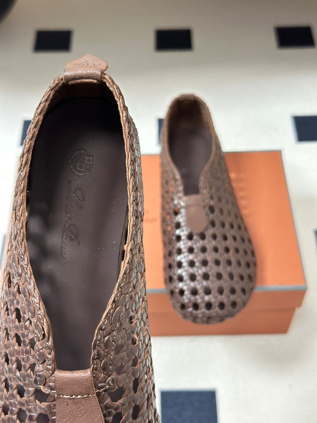 LP 26S BALLET FLATS IN DARK BROWN CALFSKIN WITH BASKETWEAVE DESIGN