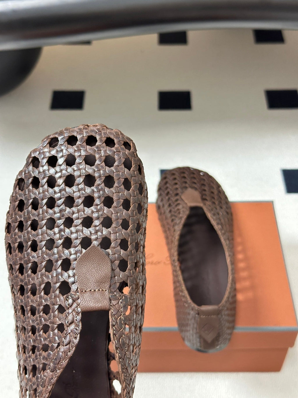 LP 26S BALLET FLATS IN DARK BROWN CALFSKIN WITH BASKETWEAVE DESIGN