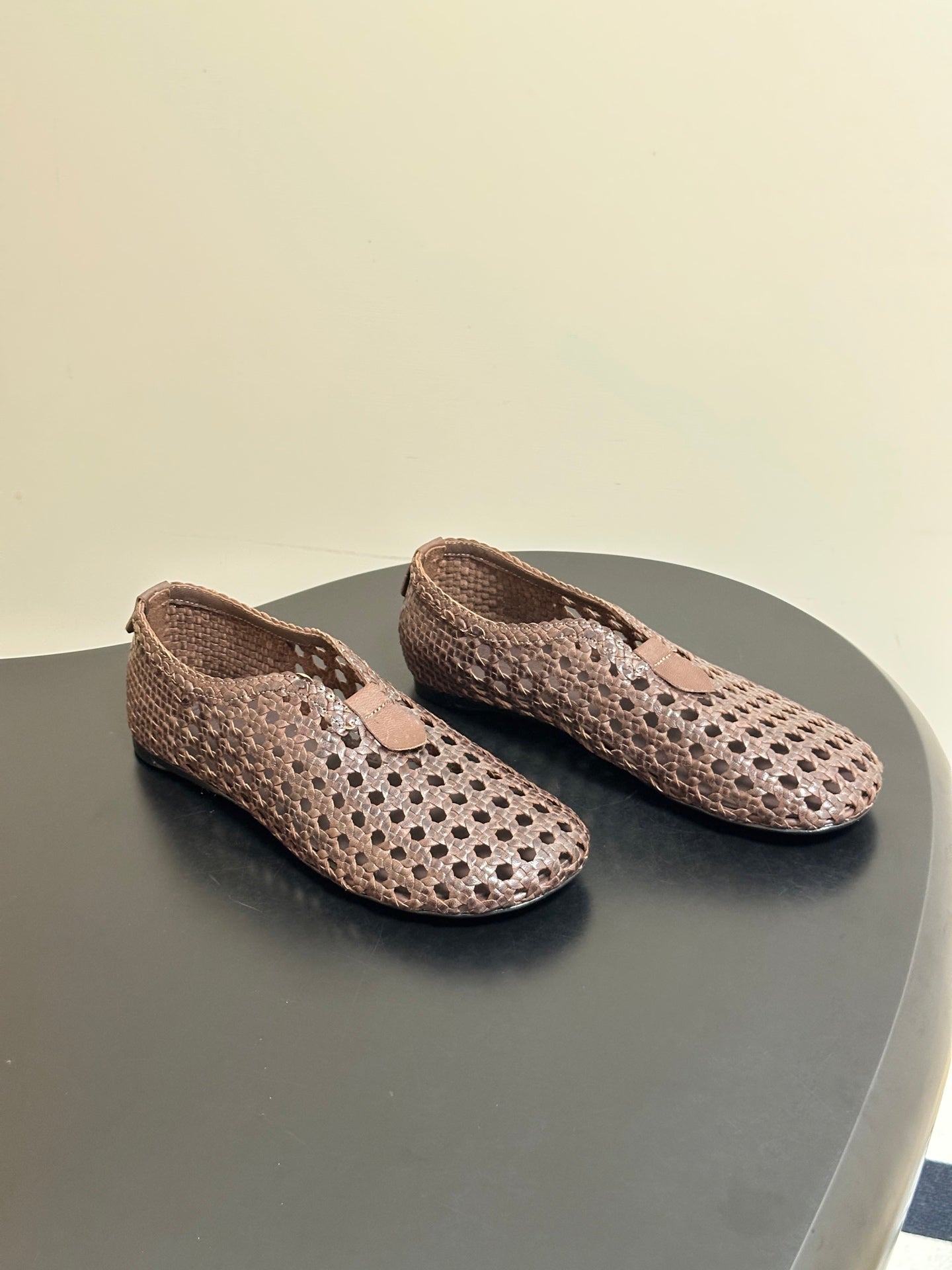 LP 26S BALLET FLATS IN DARK BROWN CALFSKIN WITH BASKETWEAVE DESIGN