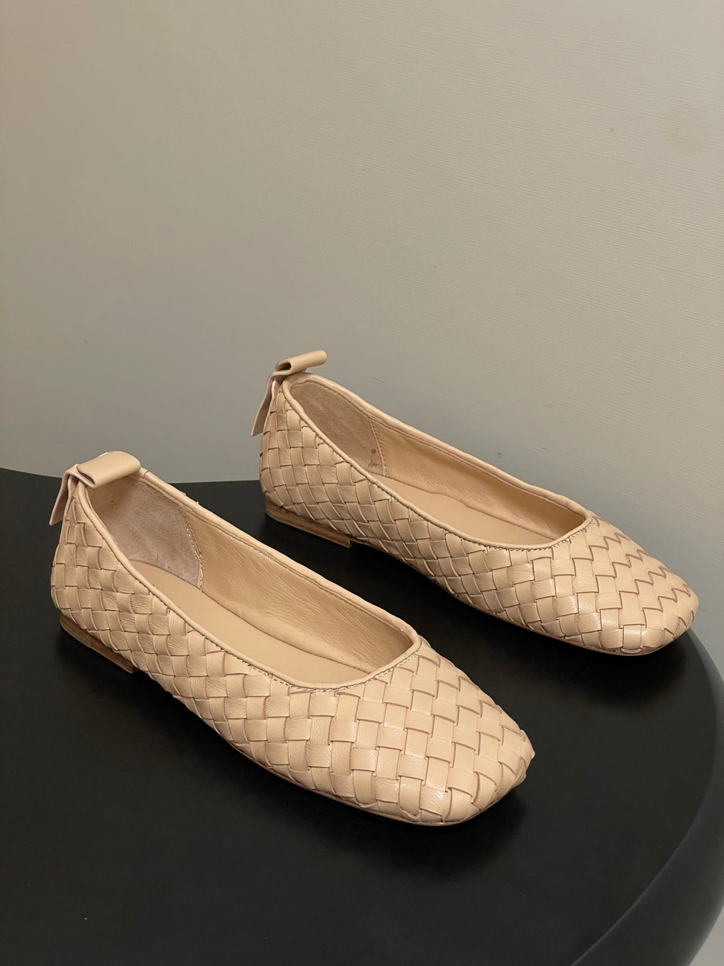 BOTTEGA VENETA 26S BALLET FLATS IN BEIGE WOVEN LAMBSKIN