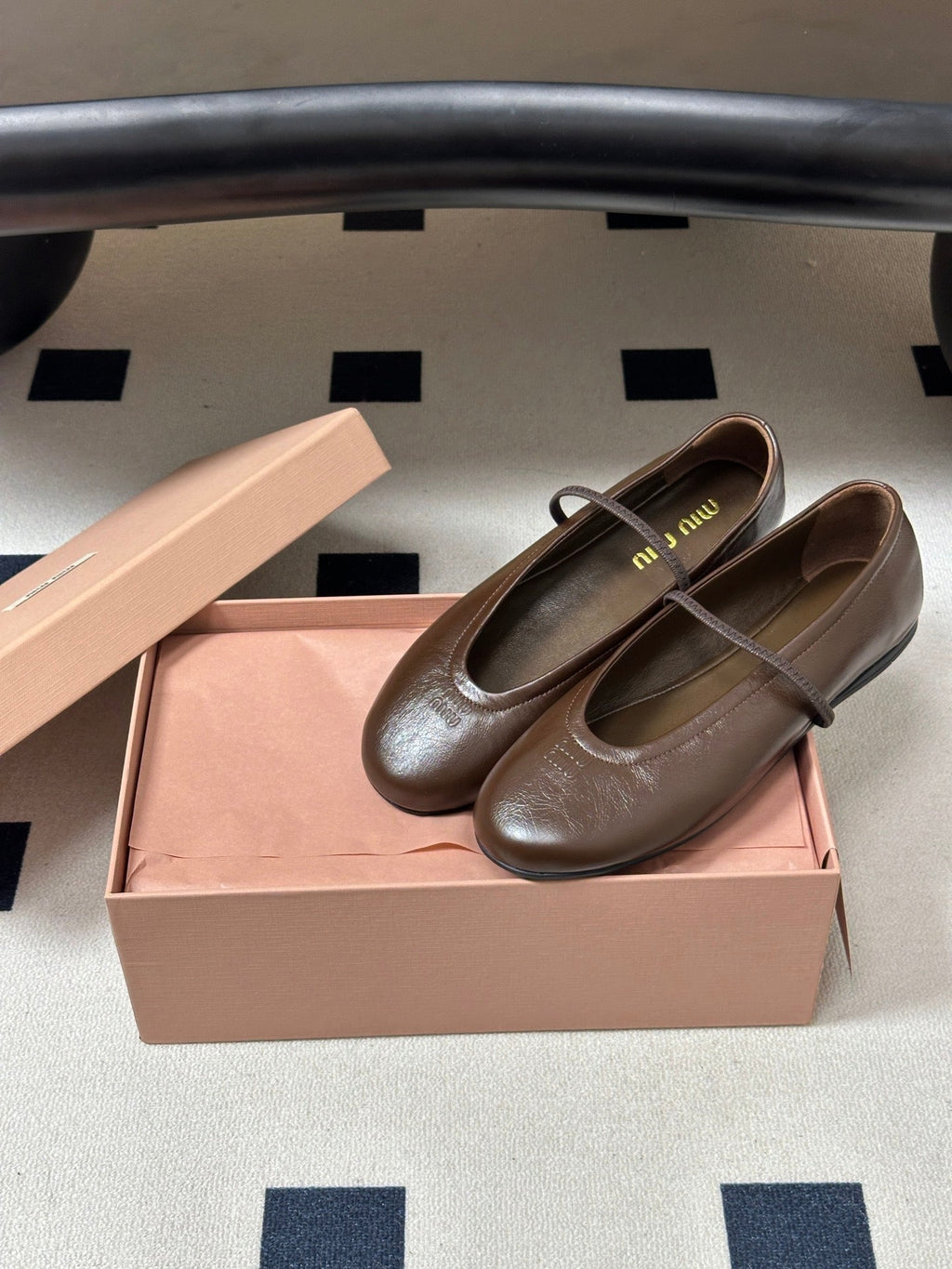 MIUMIU 26S BALLET FLATS IN BROWN LAMBSKIN