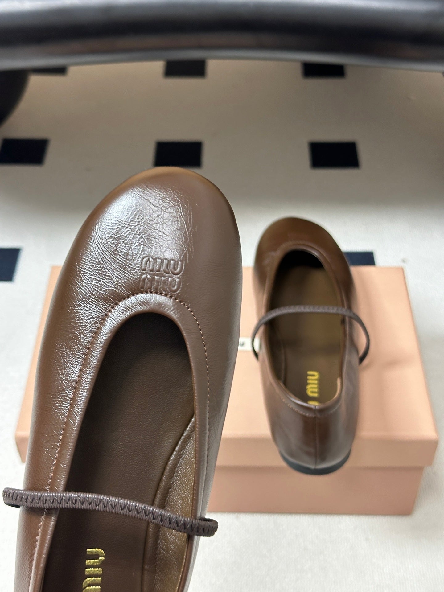 MIUMIU 26S BALLET FLATS IN BROWN LAMBSKIN