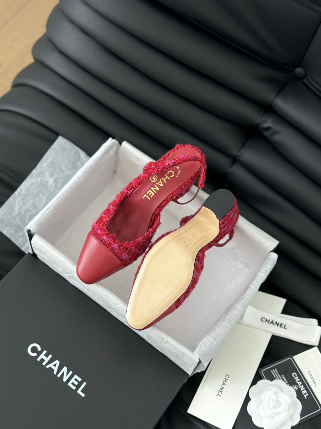 HIGH SLINGBACK IN RUBY RED TWEED AND LAMBSKIN