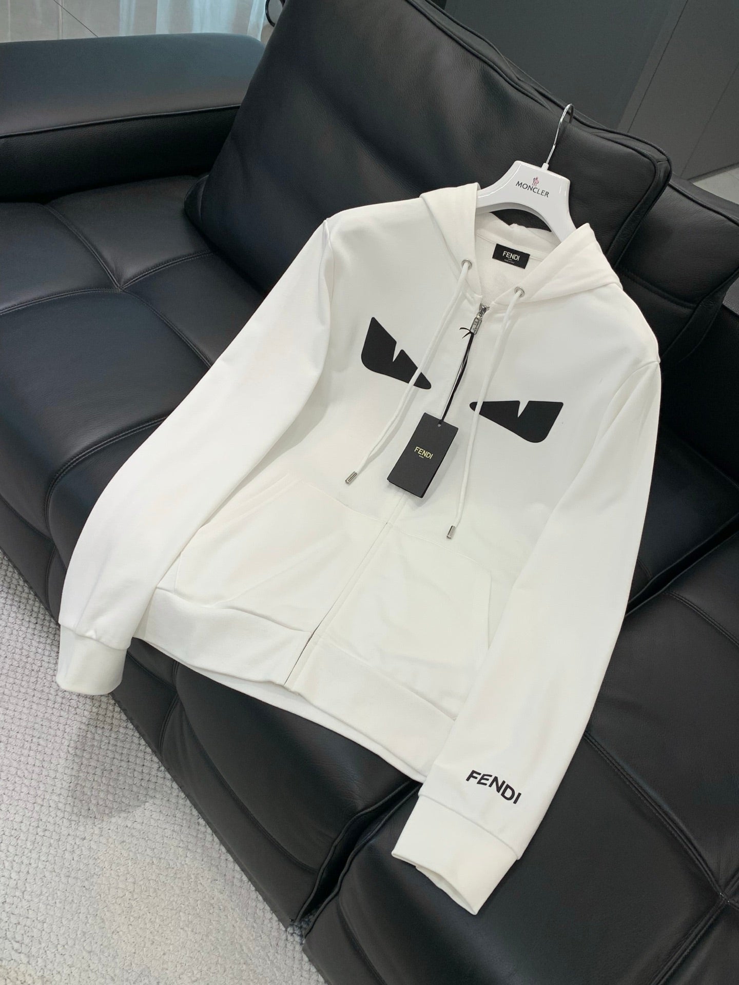 FENDI 26S ZIP-UP HOODIE 184