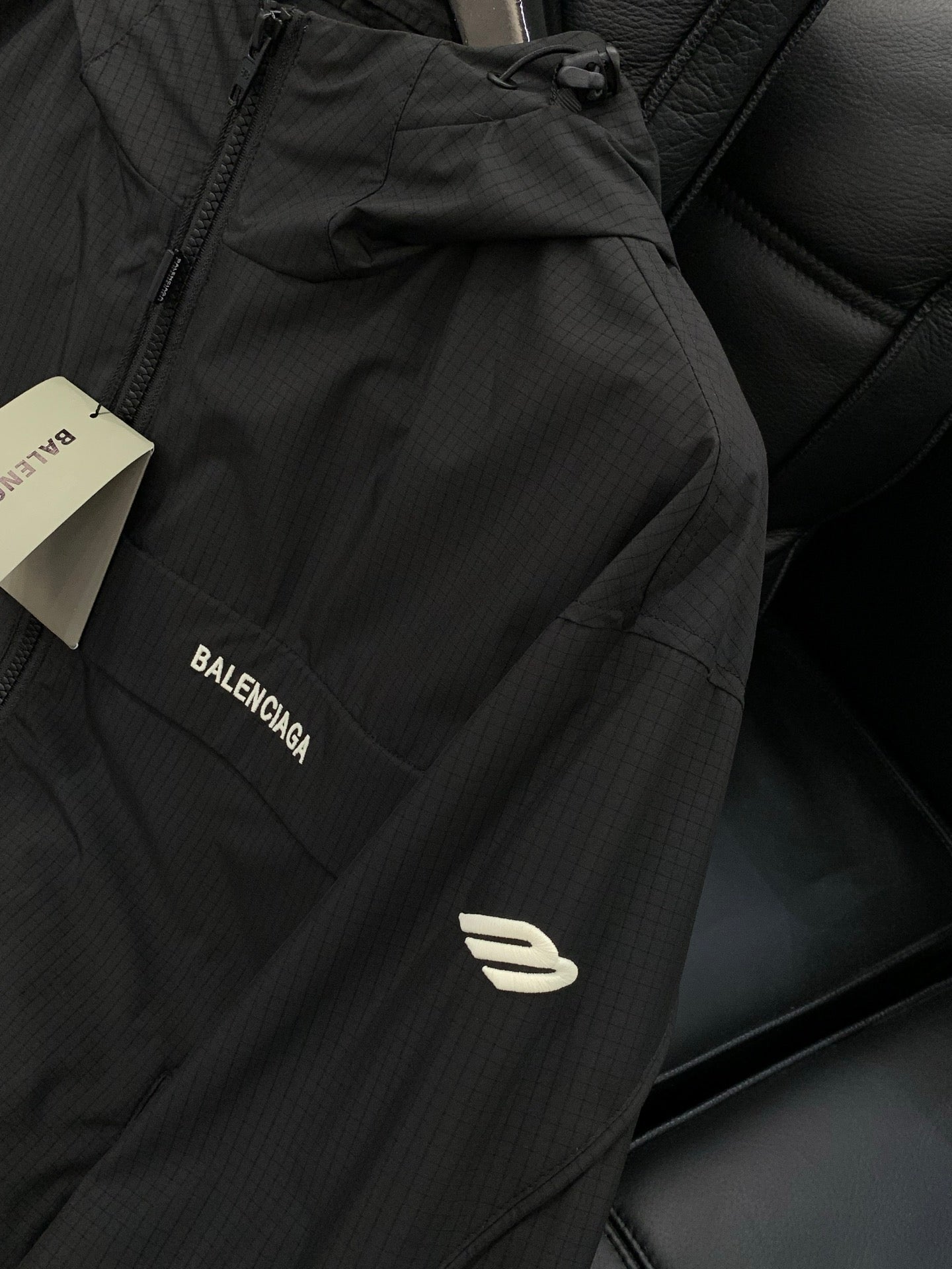 BALENCIAGA 26S HOODED JACKET 158