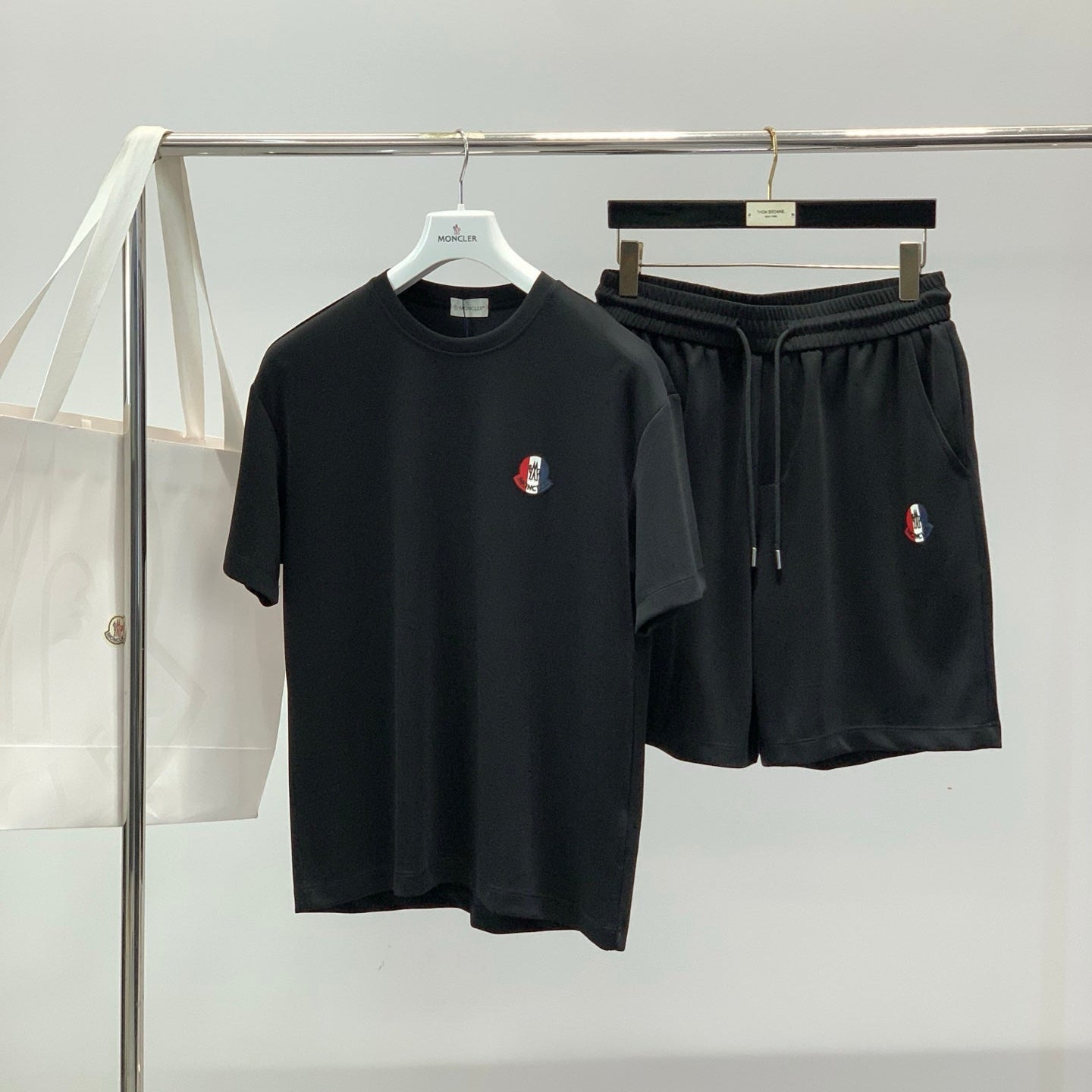 MONCLER 26S SHORT SLEEVE SET 557