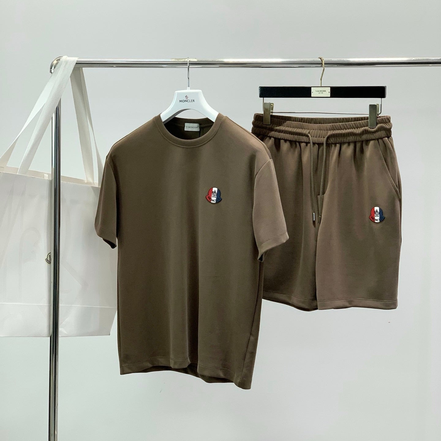 MONCLER 26S SHORT SLEEVE SET 560