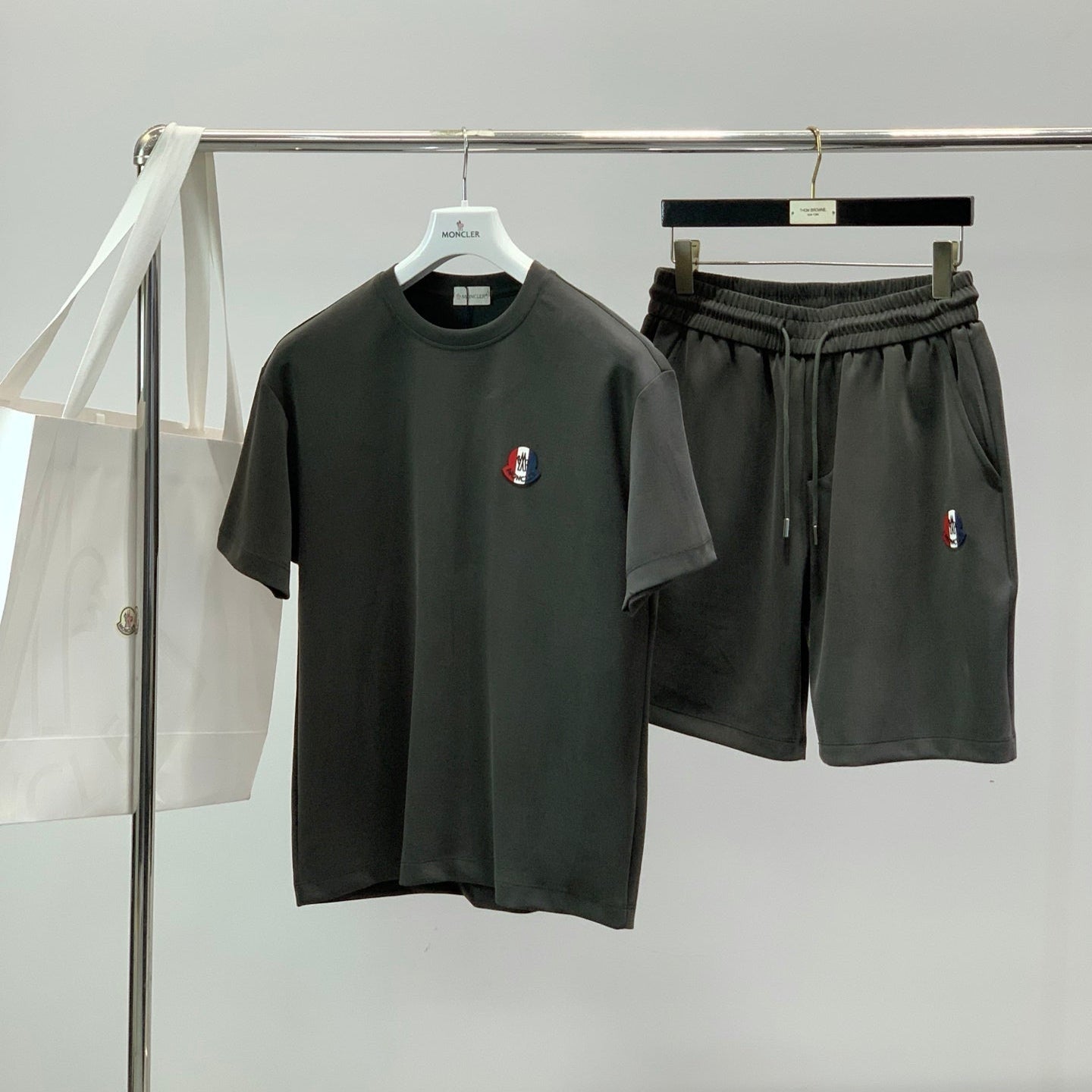MONCLER 26S SHORT SLEEVE SET 561