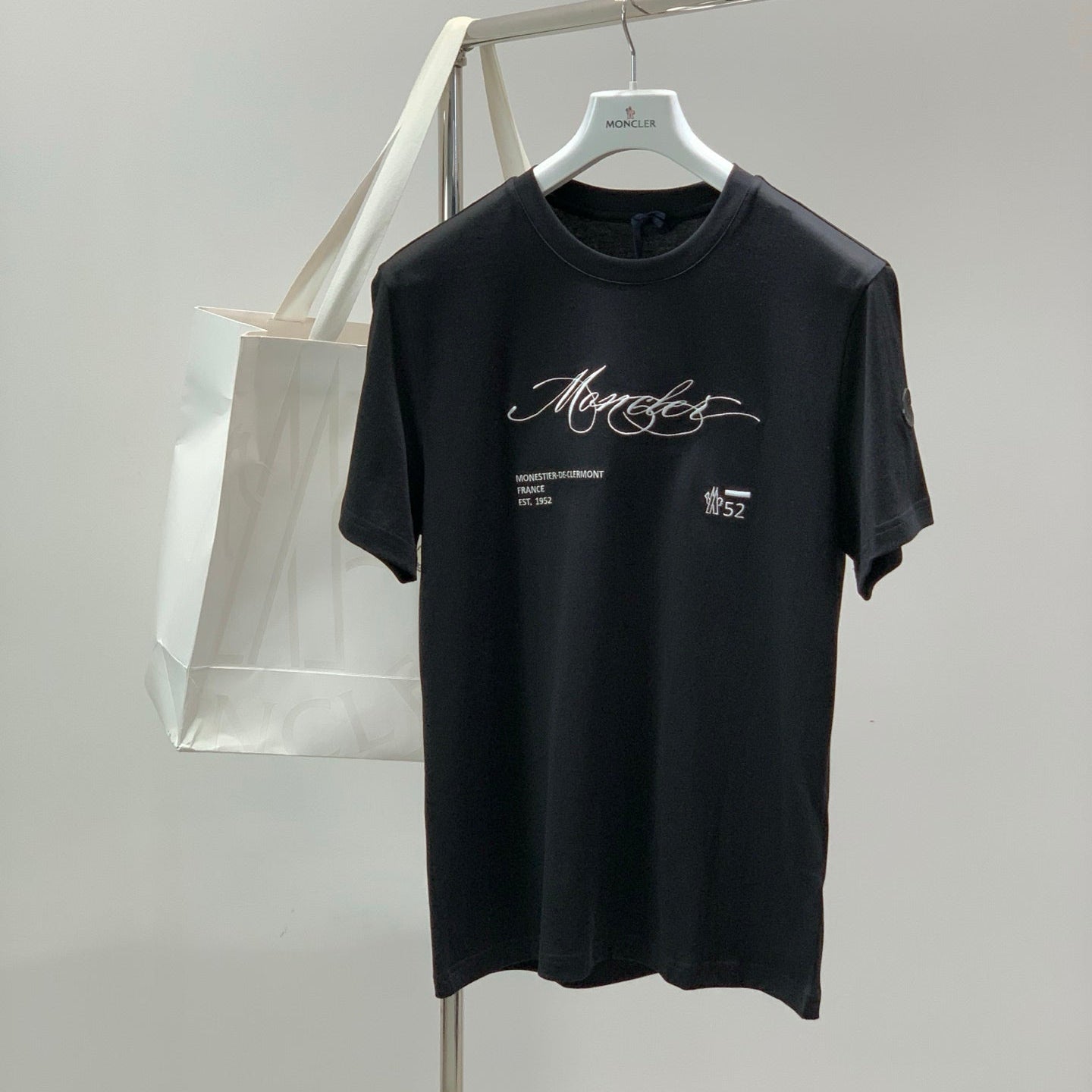 MONCLER 26S CREWNECK SHORT SLEEVE T-SHIRT 562