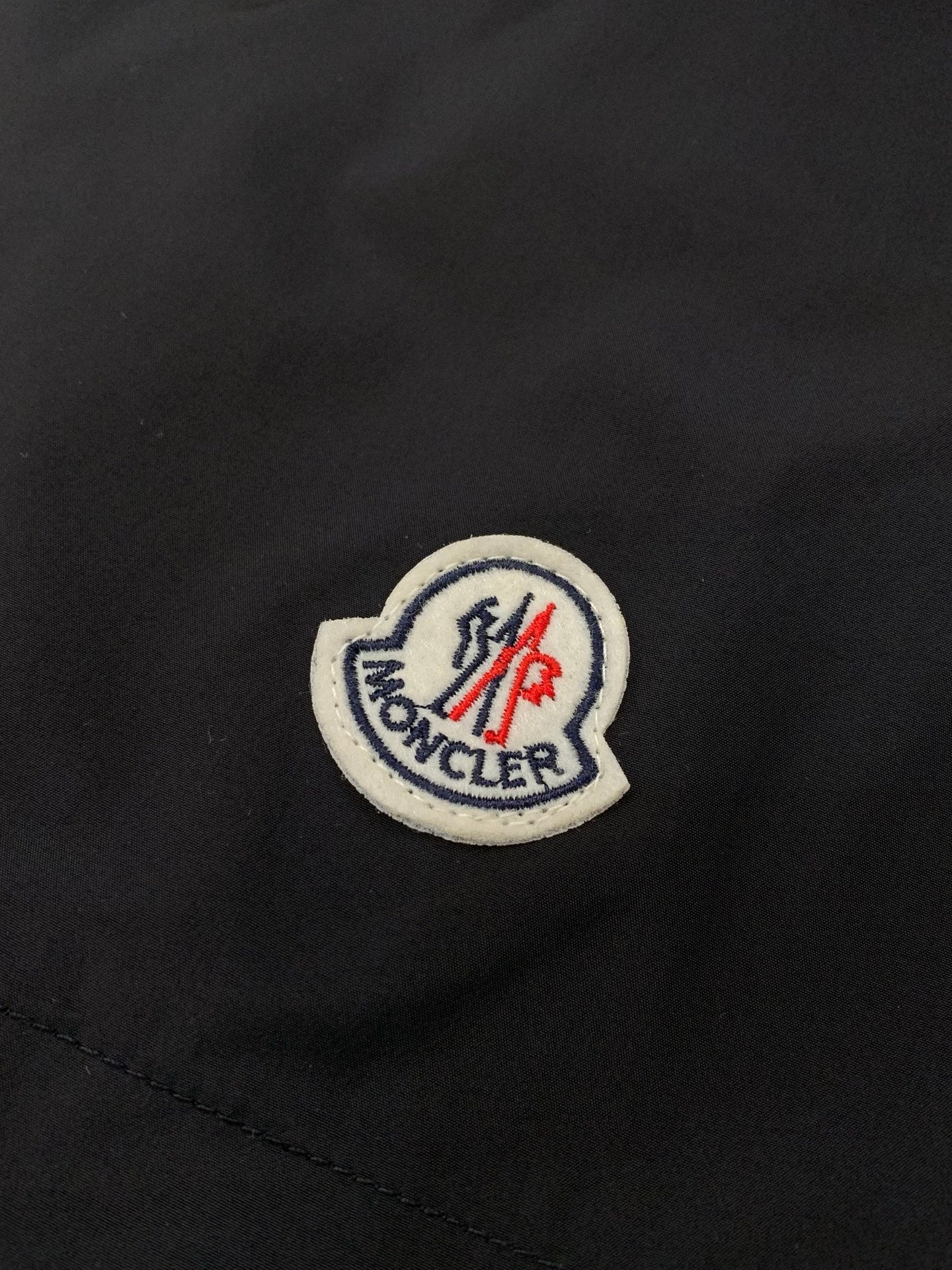 MONCLER 26S SHORTS 567