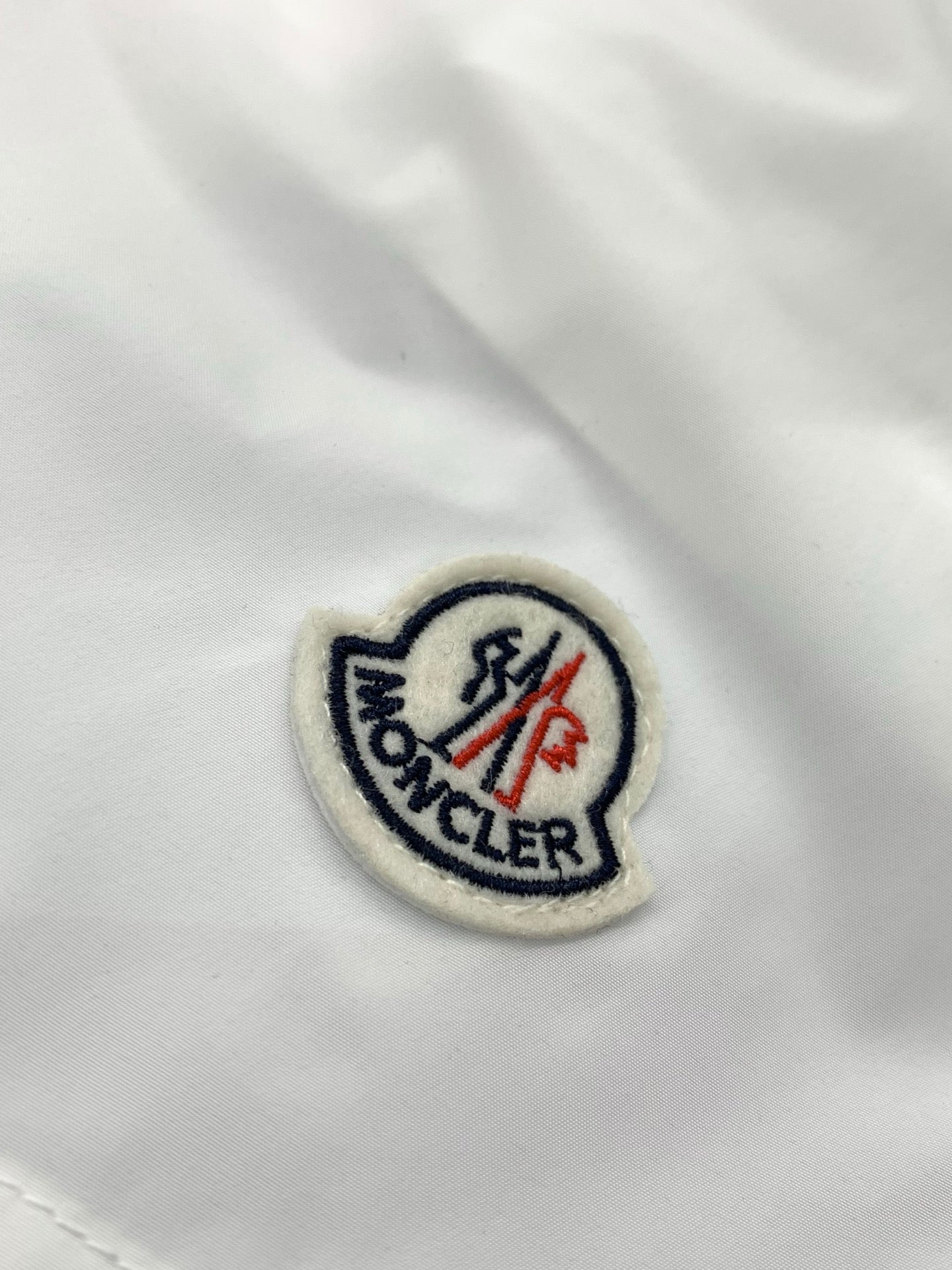 MONCLER 26S SHORTS 568