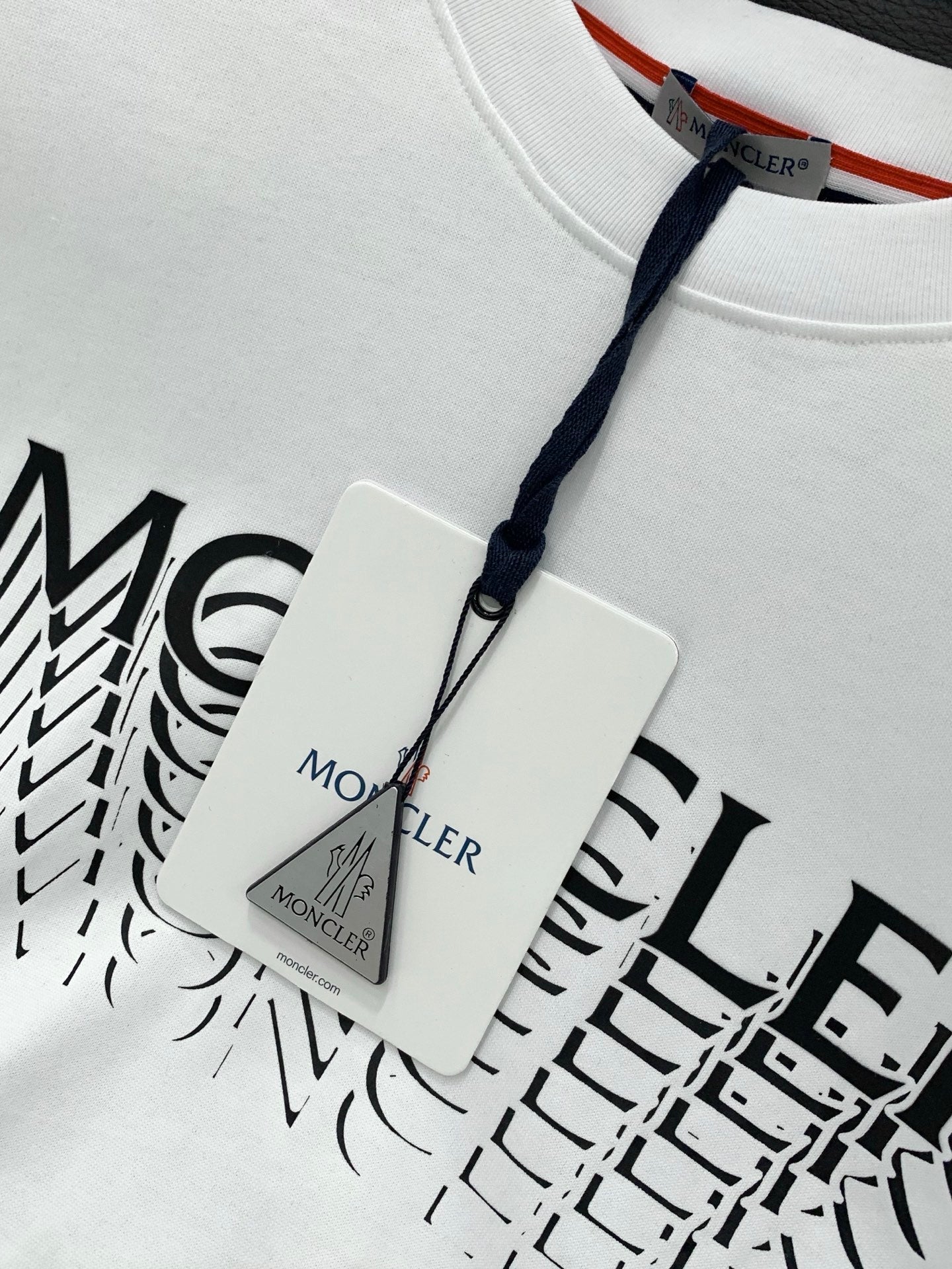 MONCLER 26S SHORT-SLEEVE T-SHIRT 676
