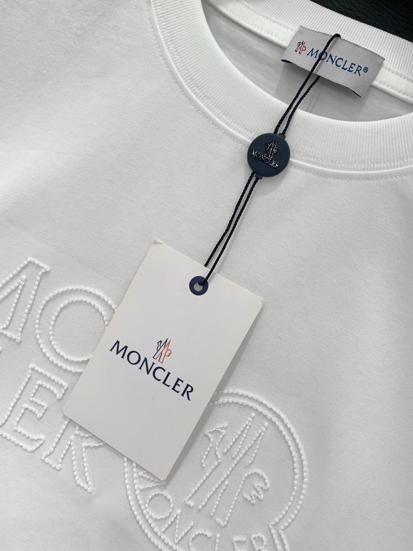 MONCLER 26S SHORT-SLEEVE T-SHIRT 671