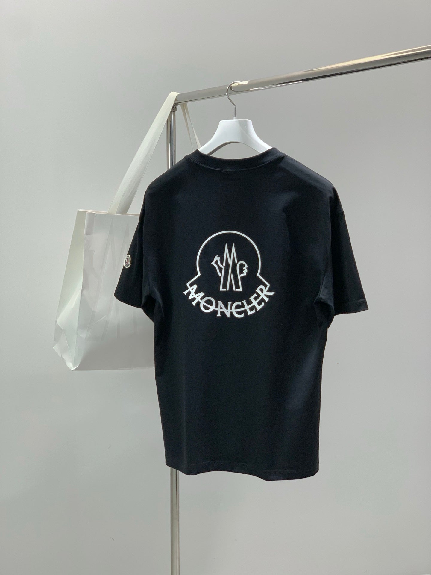 MONCLER 26S SHORT-SLEEVE T-SHIRT 683