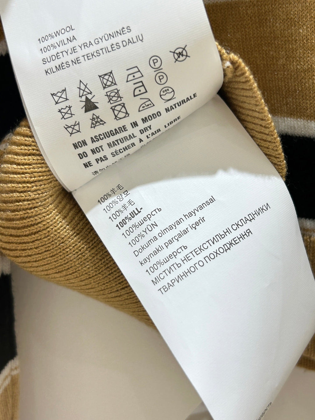 PRADA 26S CROPPED KNIT POLO SHIRT STYLE 934