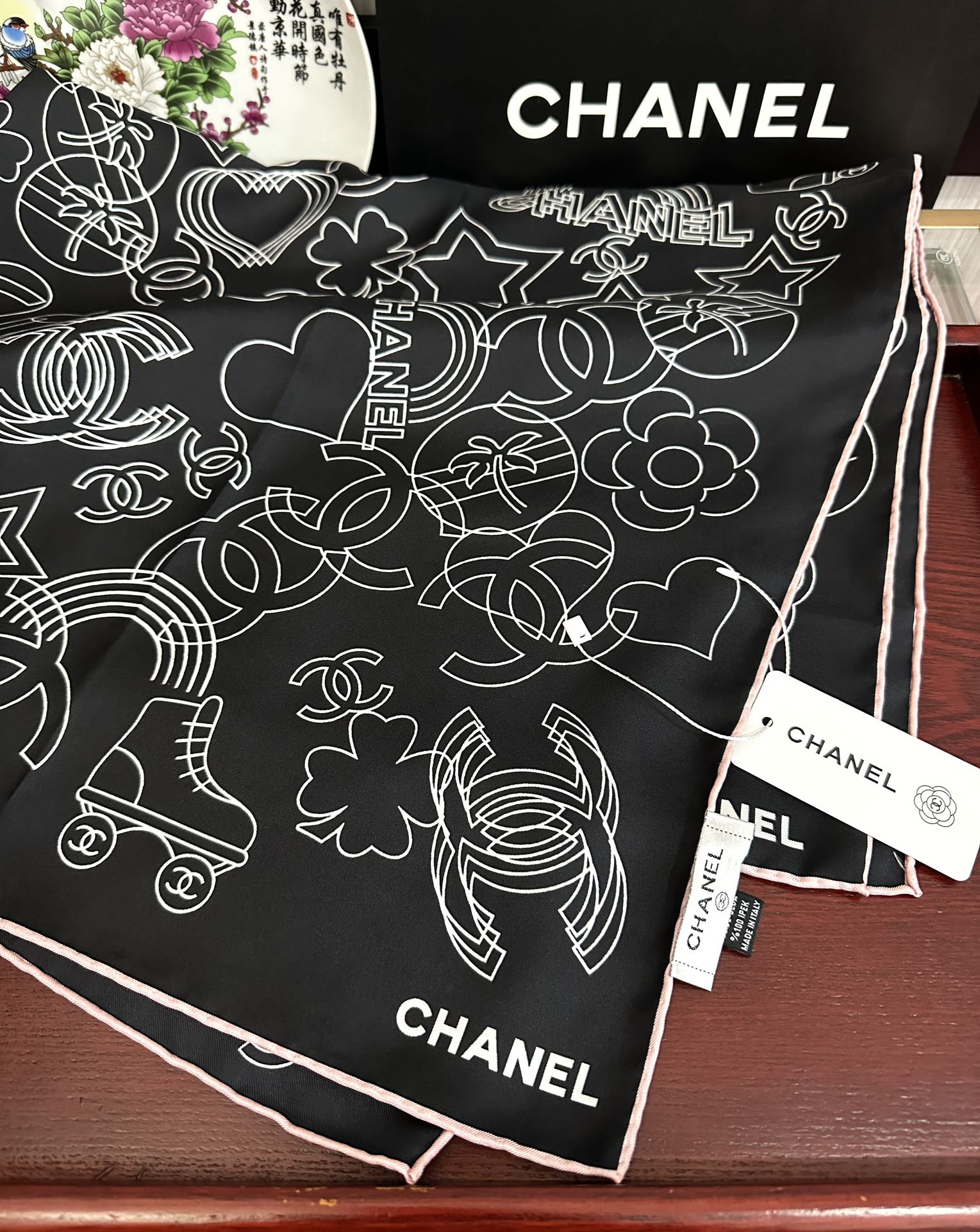 CHANEL 25S SCARF 90 IN SILK 738436