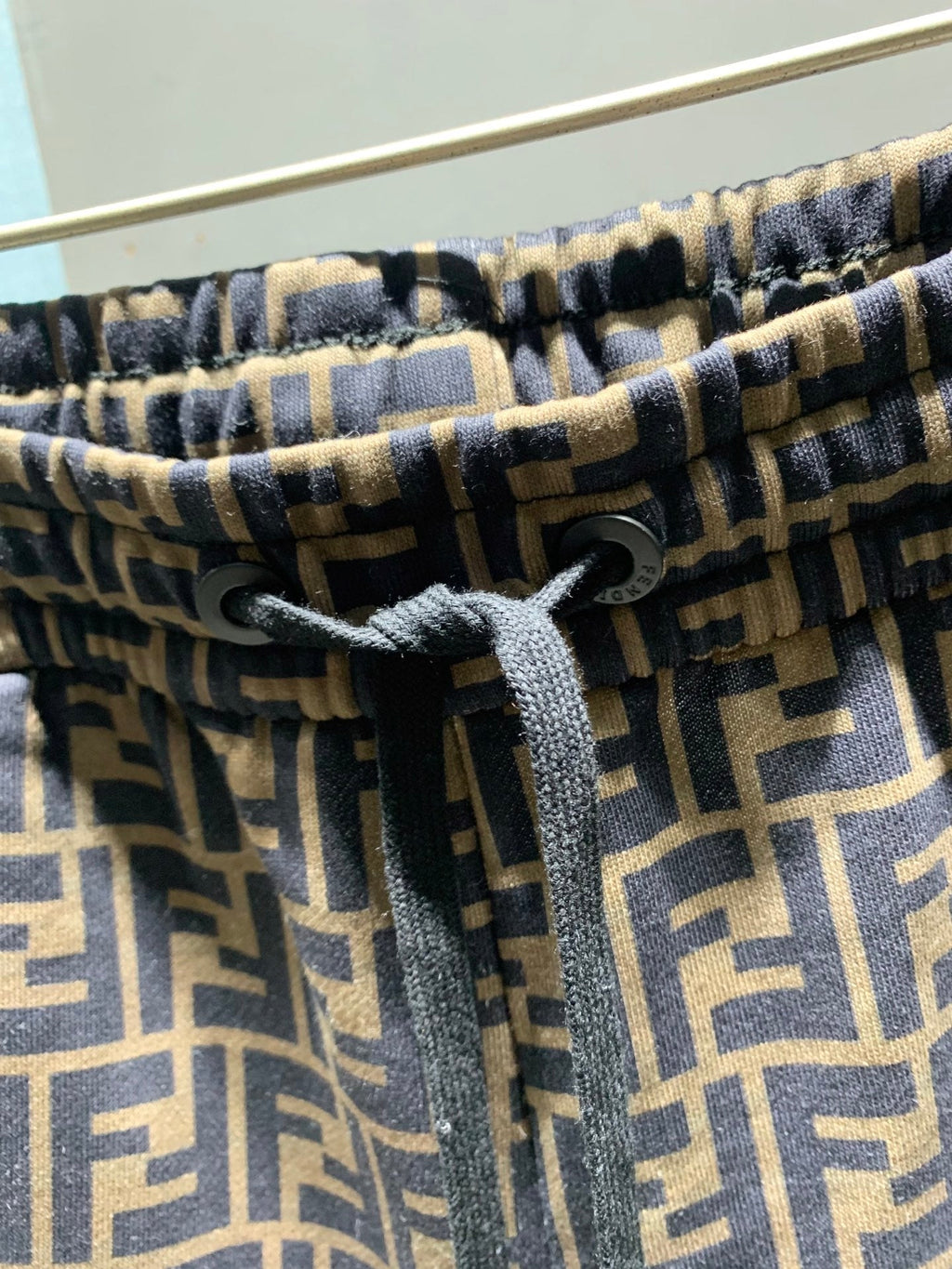 FENDI 26S SHORTS 002