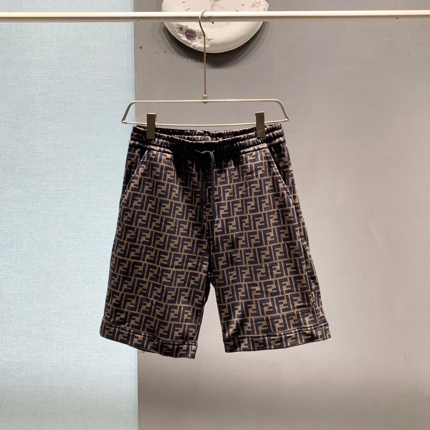 FENDI 26S SHORTS 002