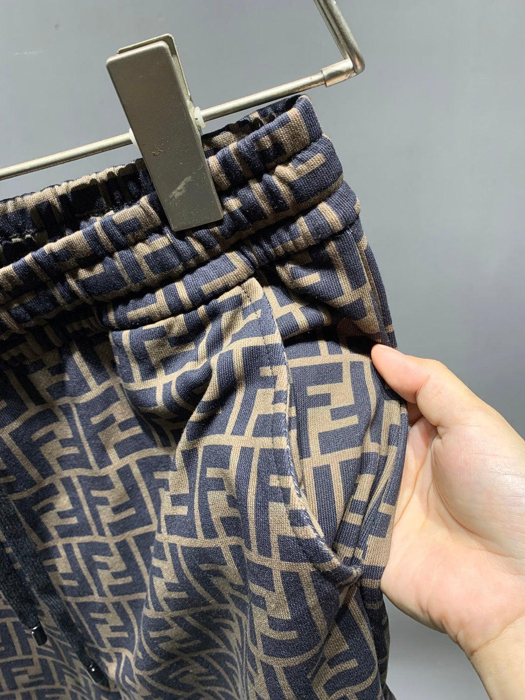 FENDI 26S SHORTS 002