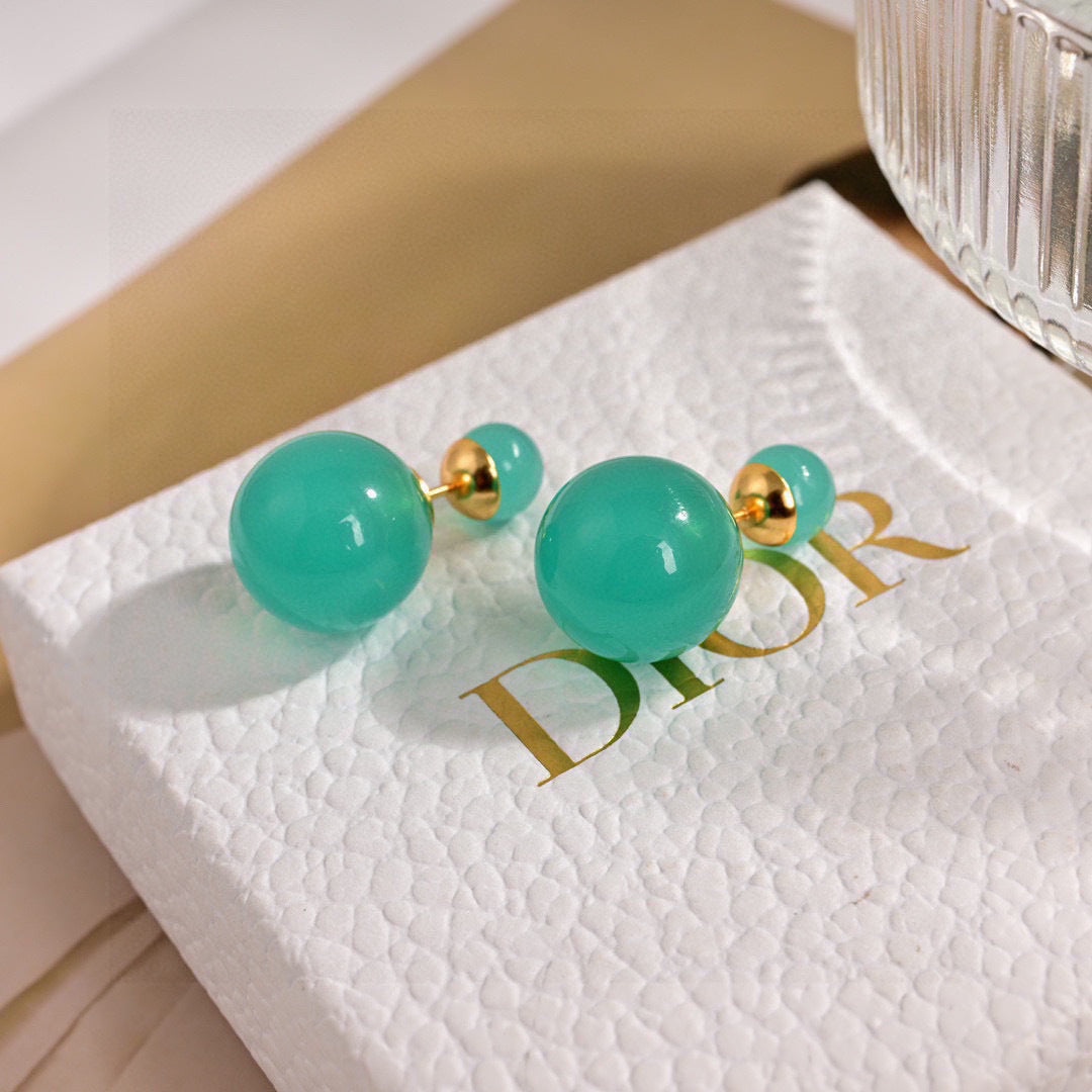 CD 26S DOUBLE RESIN PEARL STUD EARRINGS IN GOLD TONE METAL 629951