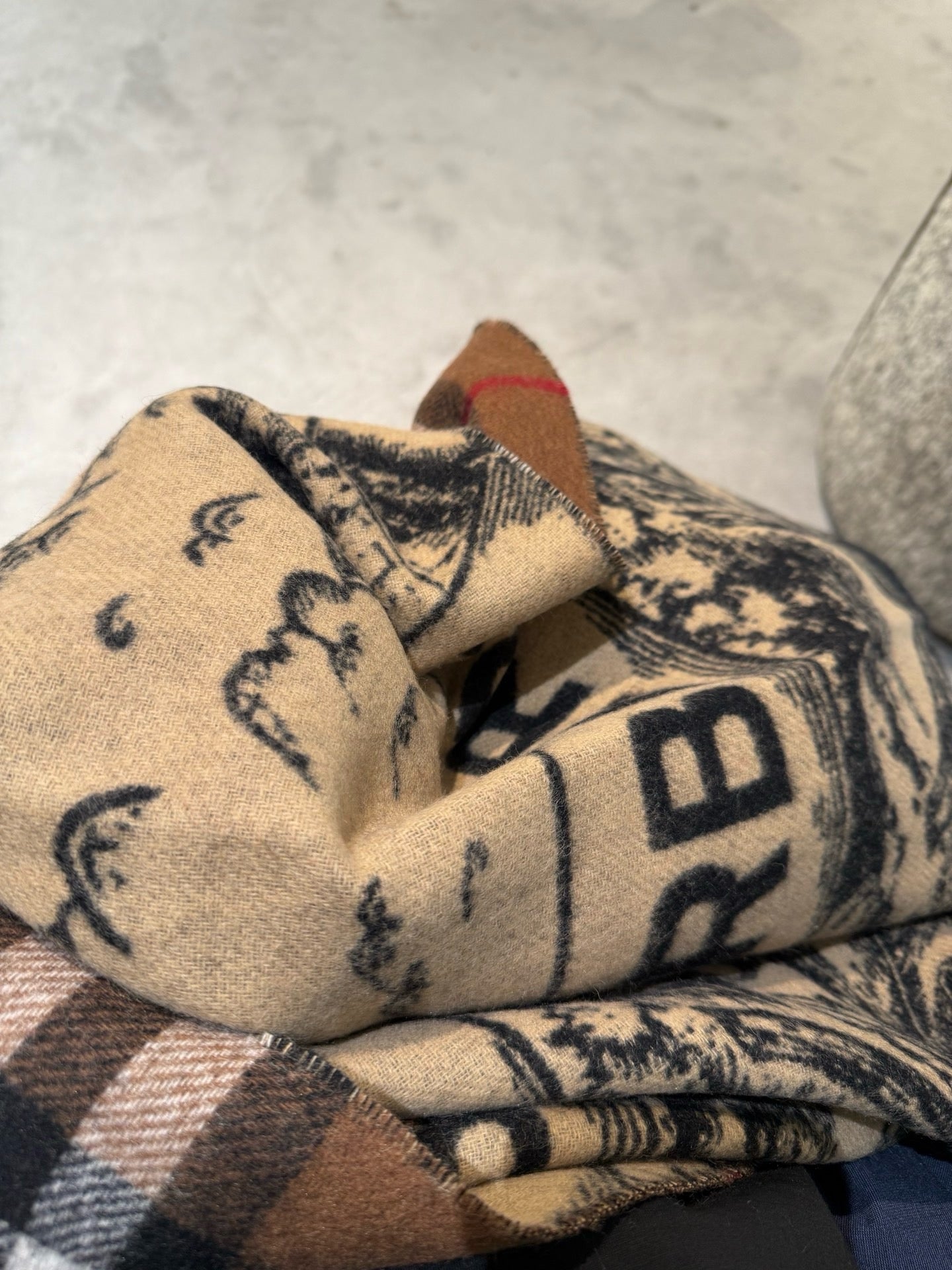 BURBERRY 26S SCARF 210CM IN CASHMERE 175679