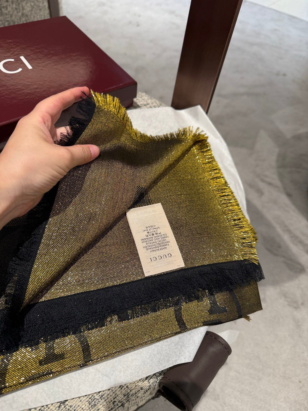 GUCCI 26S SCARF 140 IN CASHMERE AND SILK 309394
