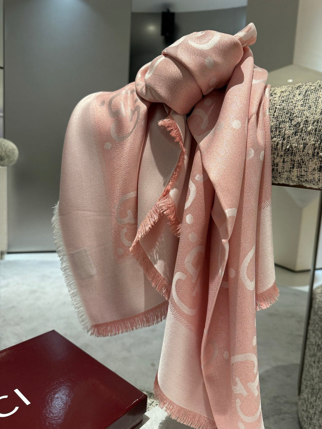 GUCCI 26S SCARF 140 IN CASHMERE AND SILK 309395