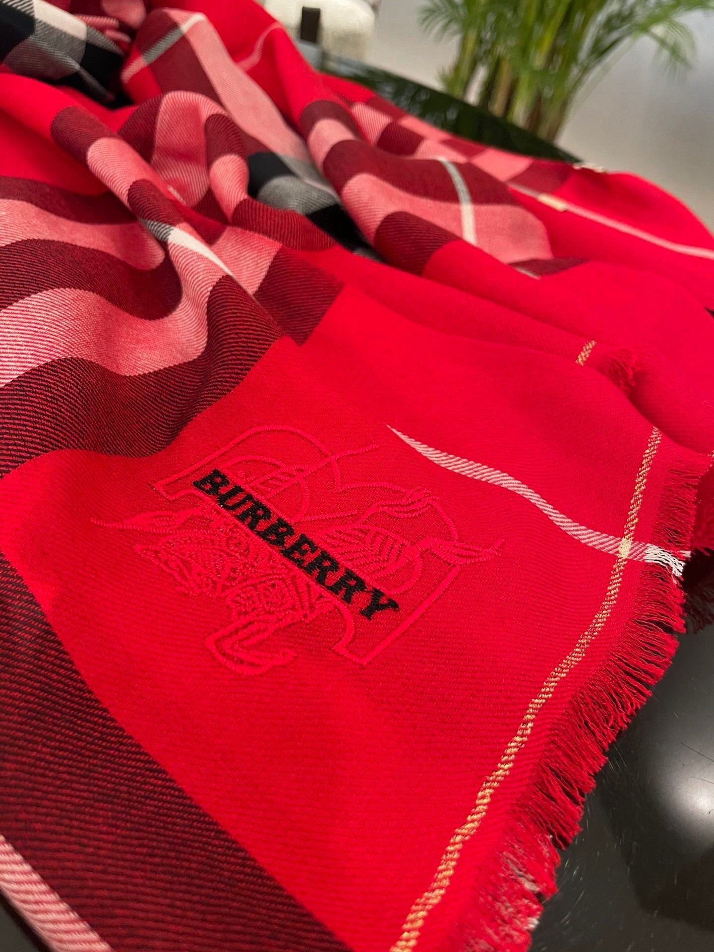 BURBERRY 26S SCARF 200CM IN CASHMERE 215175