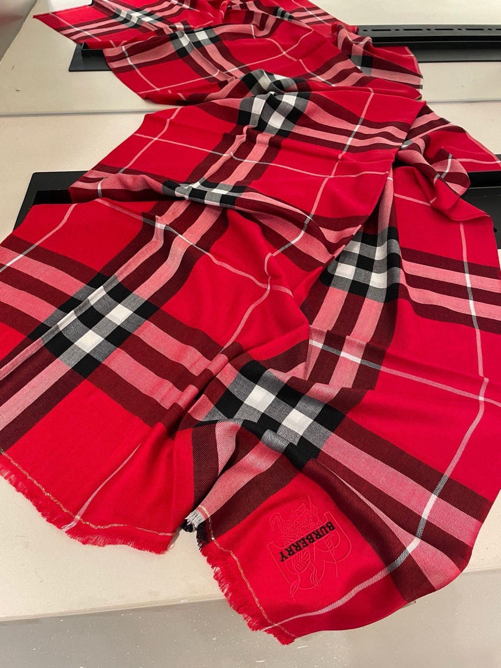 BURBERRY 26S SCARF 200CM IN CASHMERE 215175